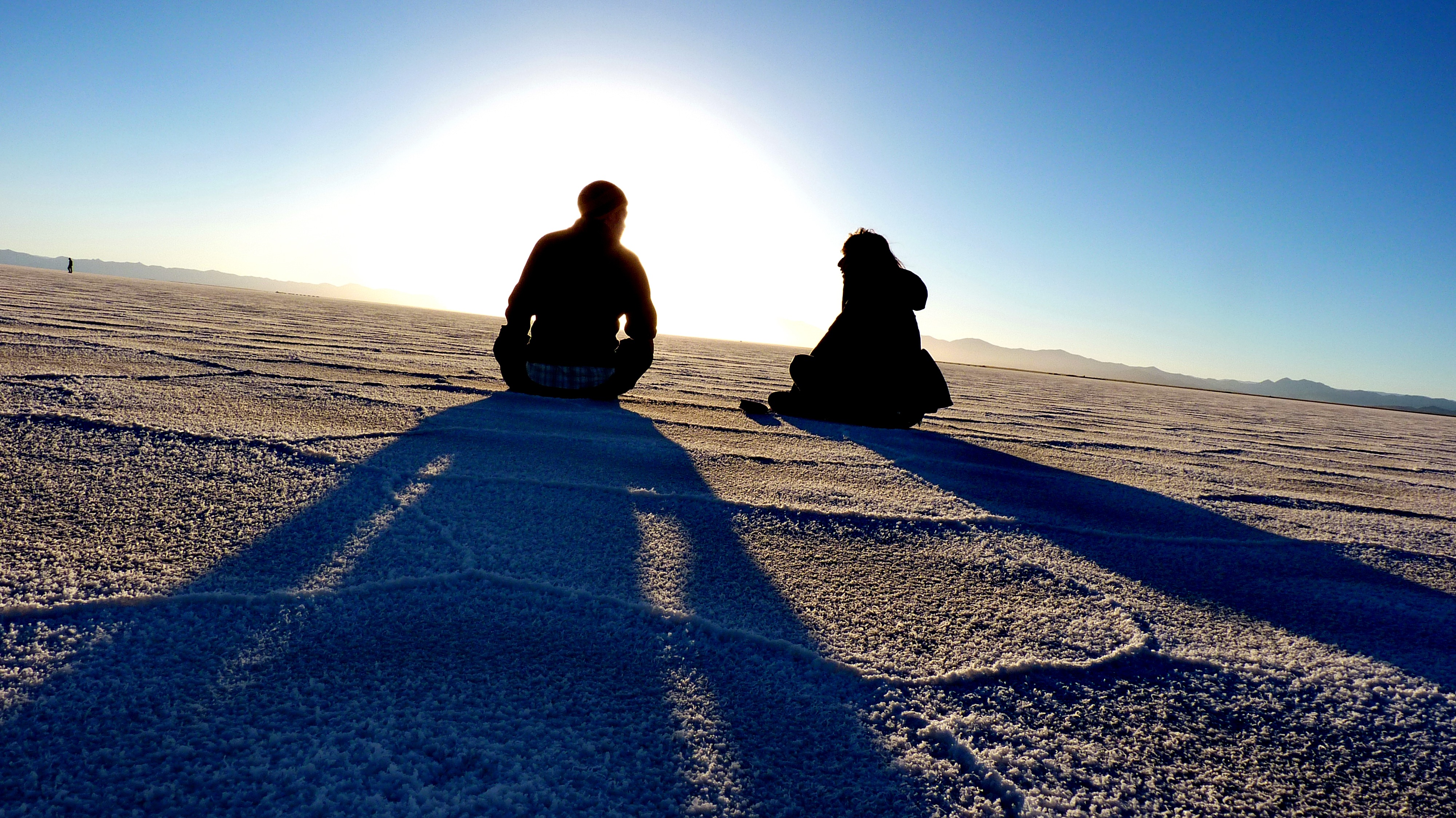 leisure activity, man, real people, togetherness, shadows, sunny, salt flat, couple - relationship, adult, andes, salt lake, women, scenics - nature, outdoors, HD Wallpaper