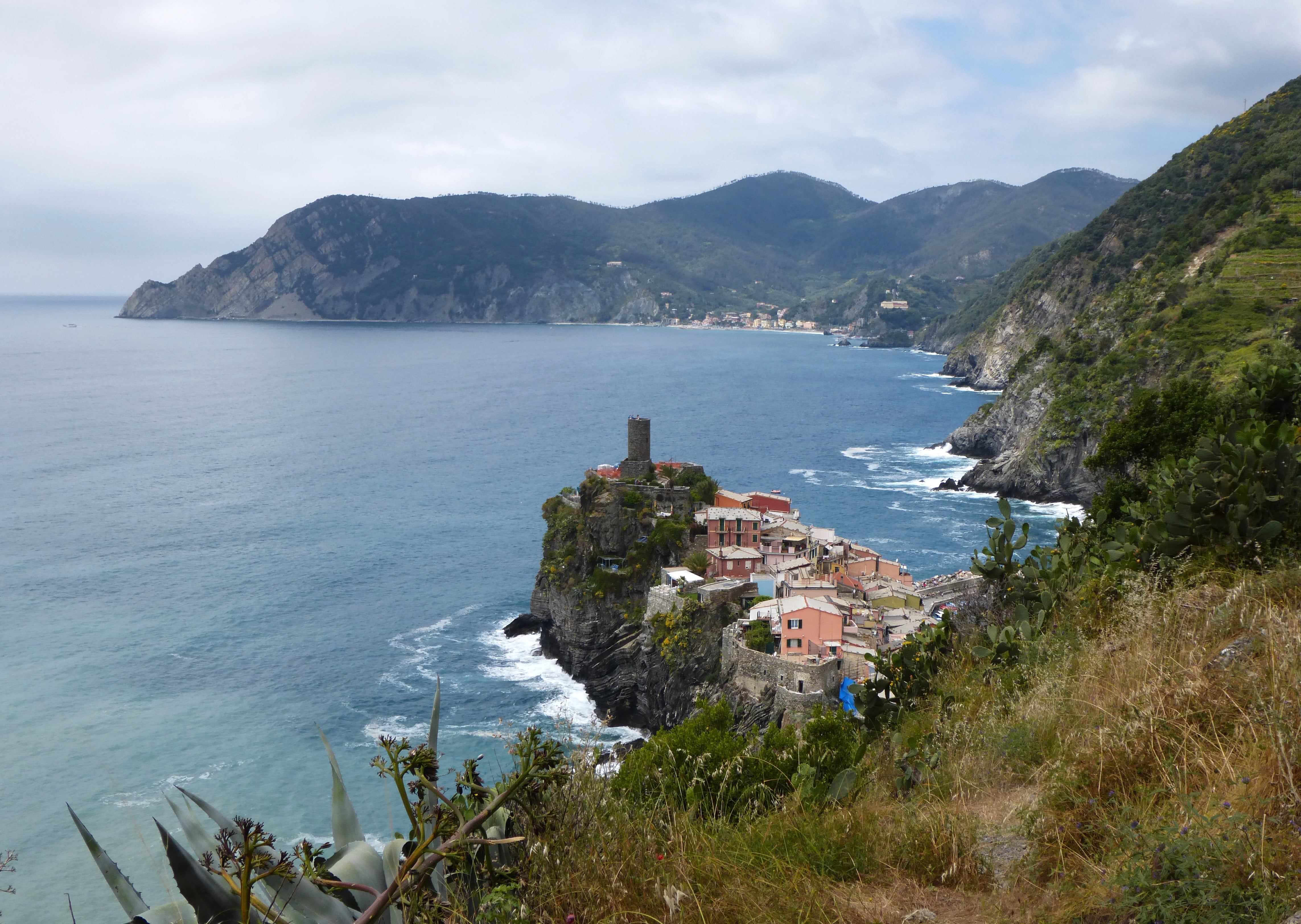 cinque terre, plant, scenics - nature, italy, nature, land, hiking, sea, water, landscape, high angle view, built structure, mountain range, beauty in nature, HD Wallpaper