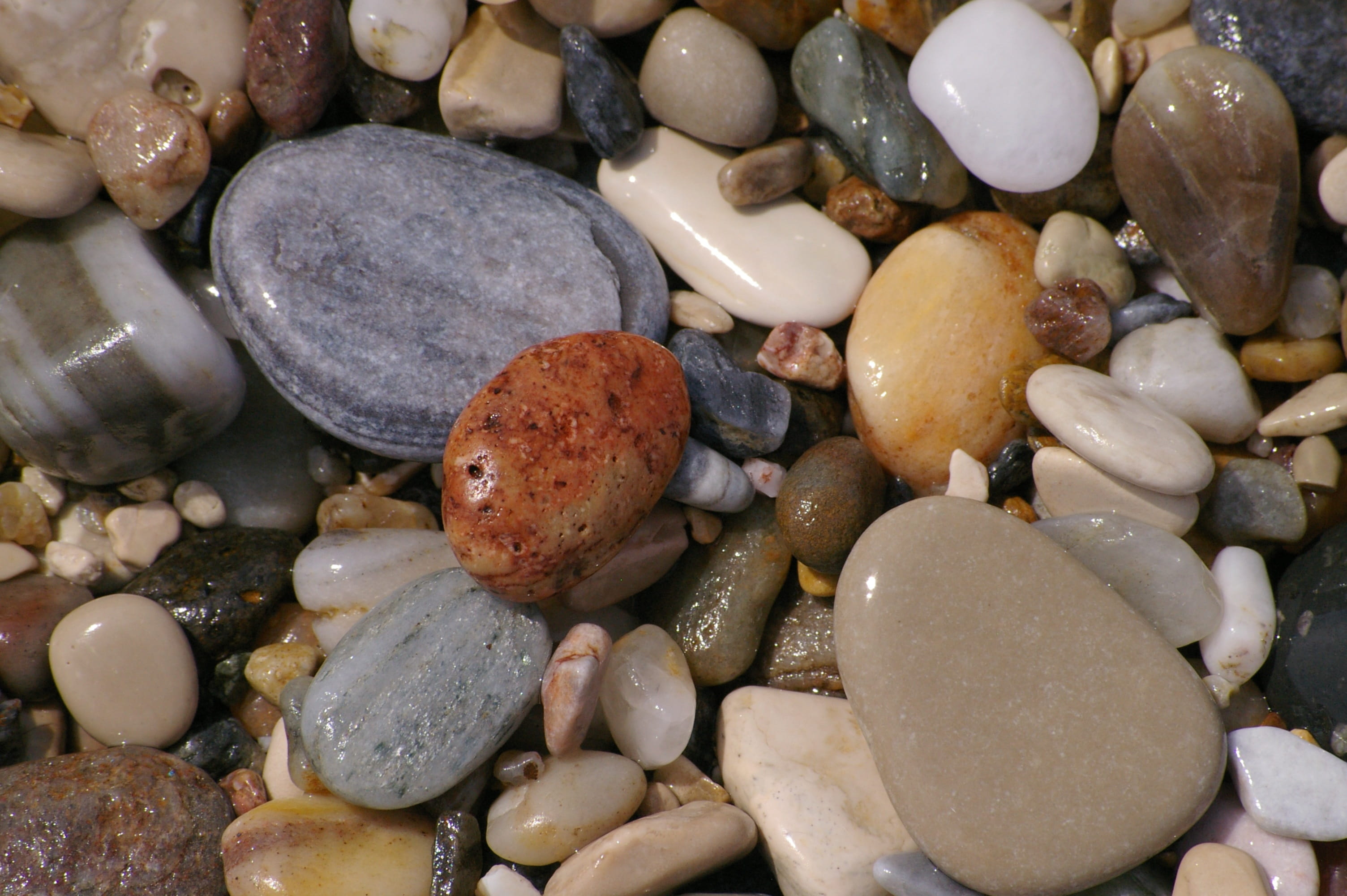 backgrounds, beach, recovery, stone - object, 2K, water, Pebble, holiday, high angle view, variation, Beach, Pebbles, no people, bank, travel, still life, HD Wallpaper