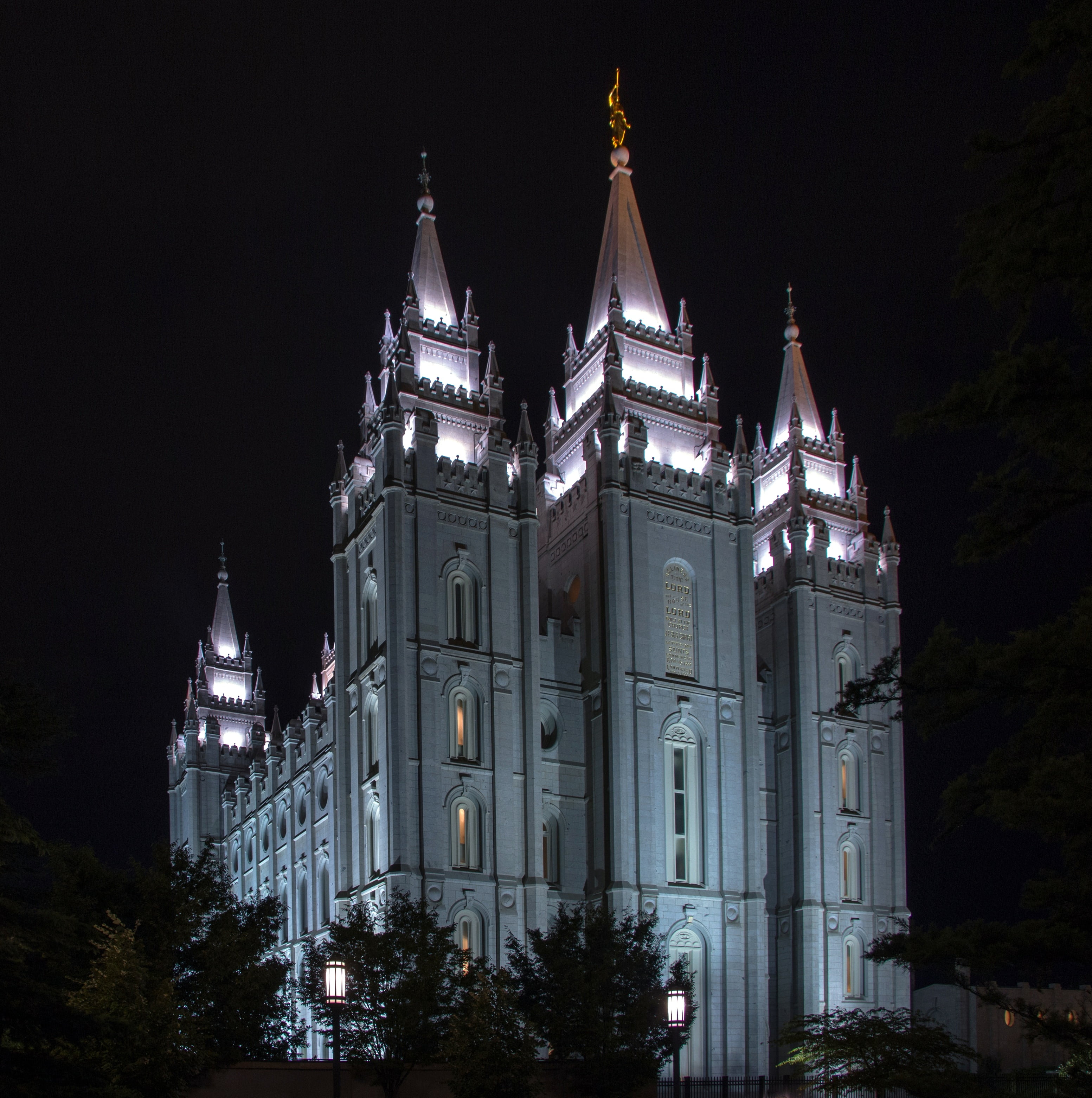 built structure, city, utah, usa, history, 2K, nature, tourism, no people, spire, illuminated, low angle view, spirituality, building, belief, religion, Phone HD Wallpaper
