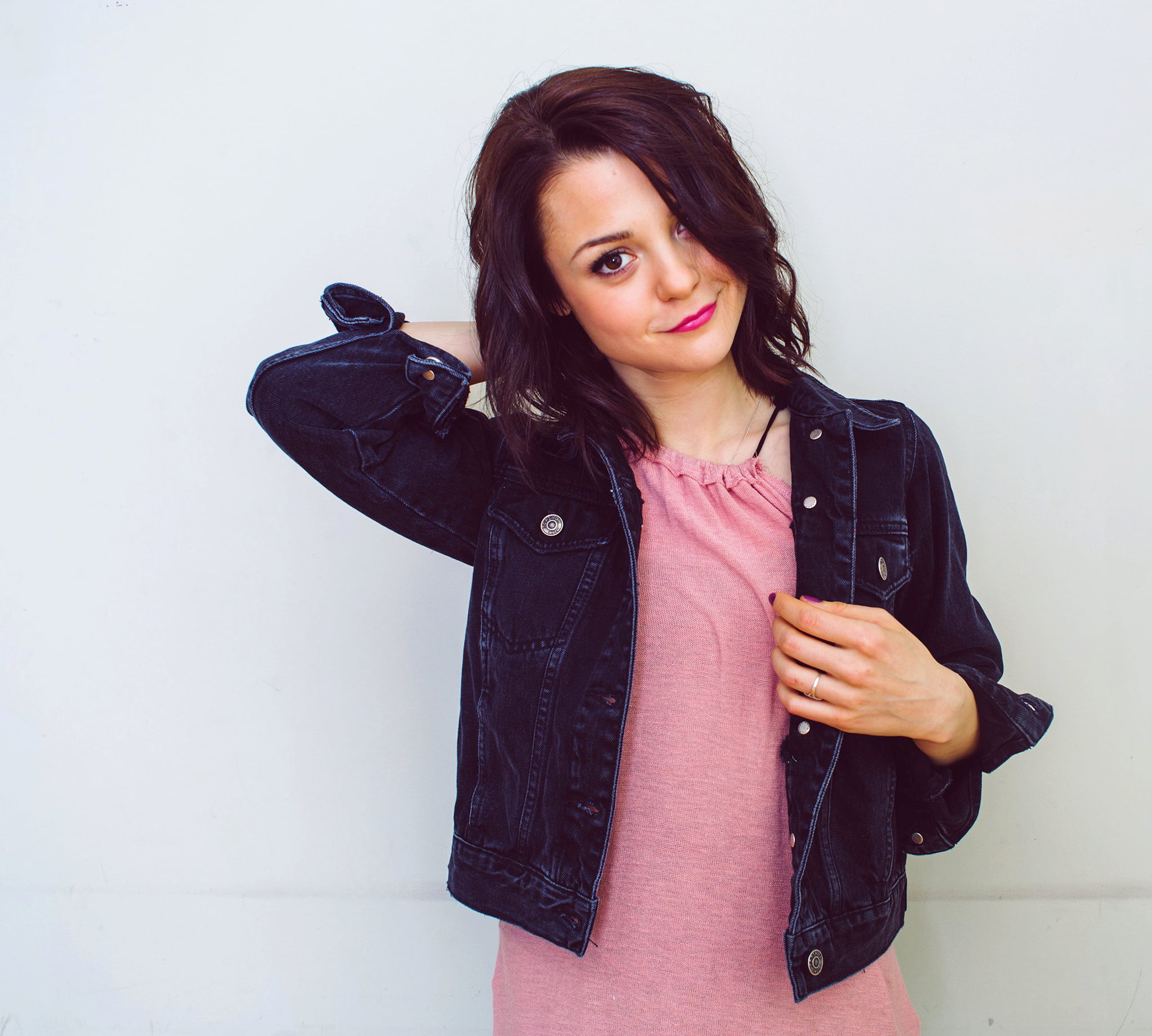 Kathryn Prescott, lipstick, simple background, shoulder length hair, brunette, pink lipstick, women, 1080P, actress, HD Wallpaper