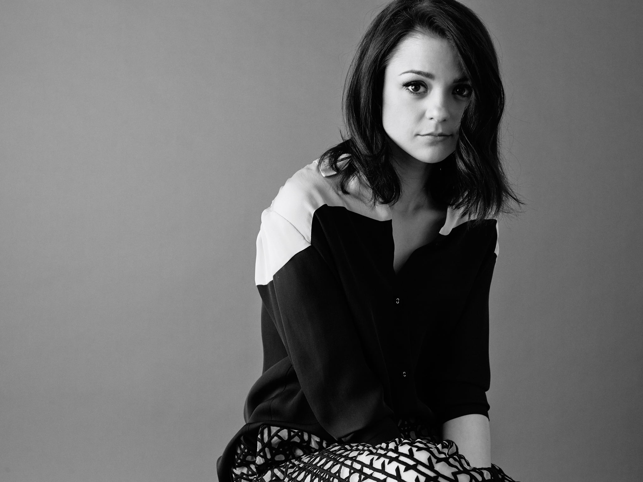 shoulder length hair, actress, women, brunette, simple background, Kathryn Prescott, 1080P, HD Wallpaper