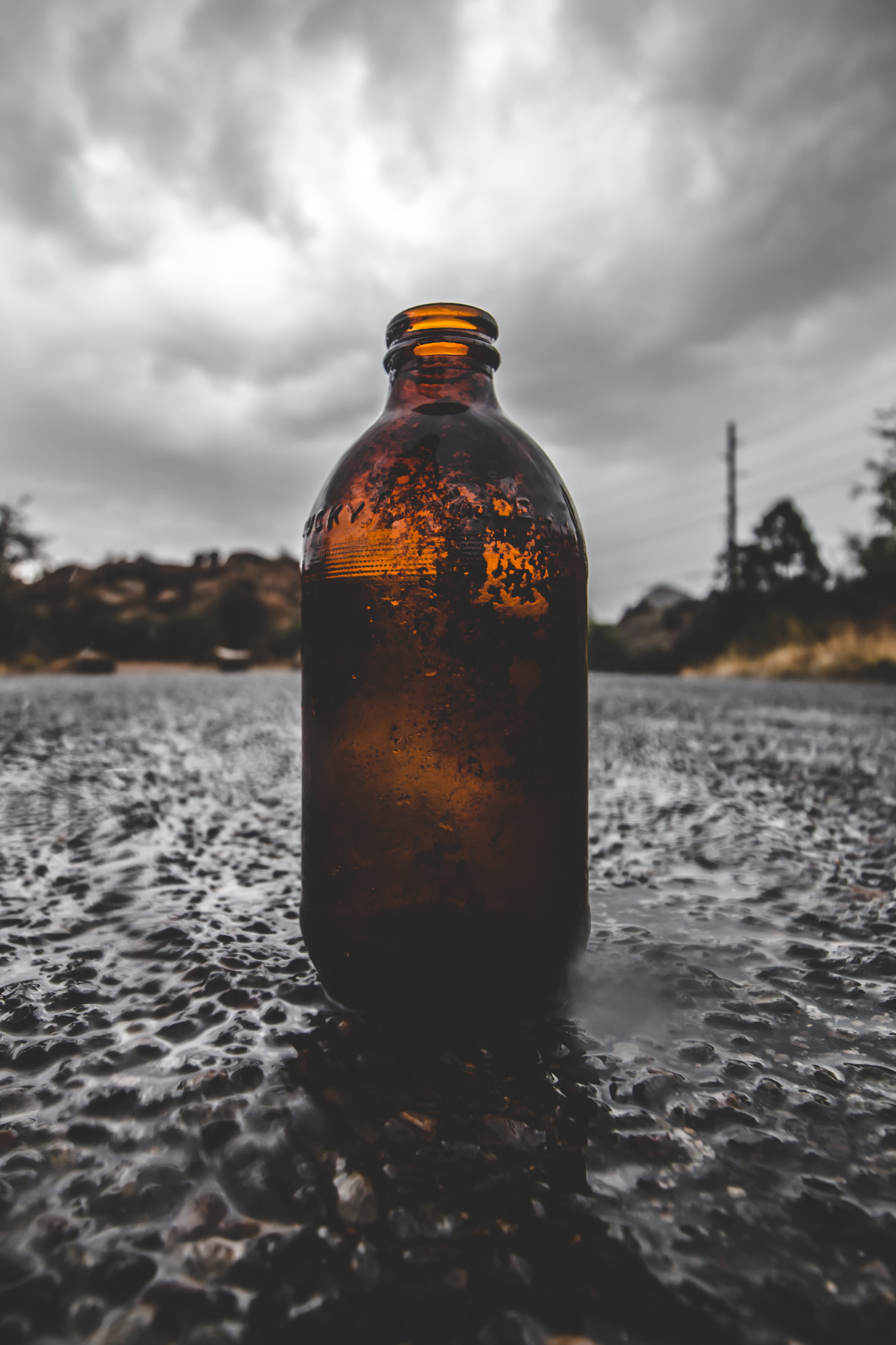 lost, nowhere, 4K, nature, wet, grave, no people, soda, desert, bottle, united states, rain, drink, outdoors, dirty, sky, food and drink, refreshment, Phone HD Wallpaper