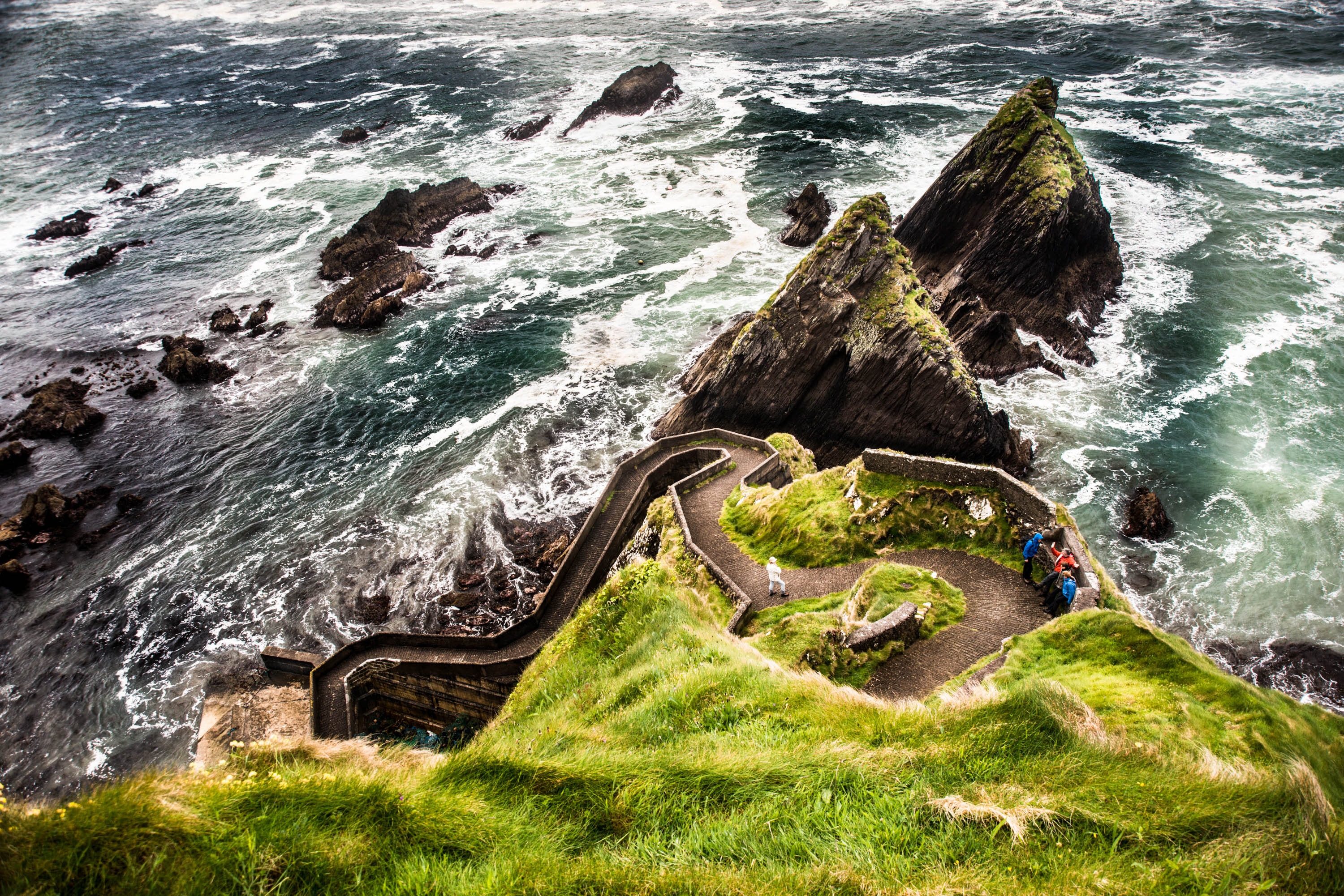 scenics - nature, motion, rock, body, cliff, nature, coastline, ocean, high angle view, 2K, surf, rock - Object, leisure activity, land, ireland, solid, HD Wallpaper