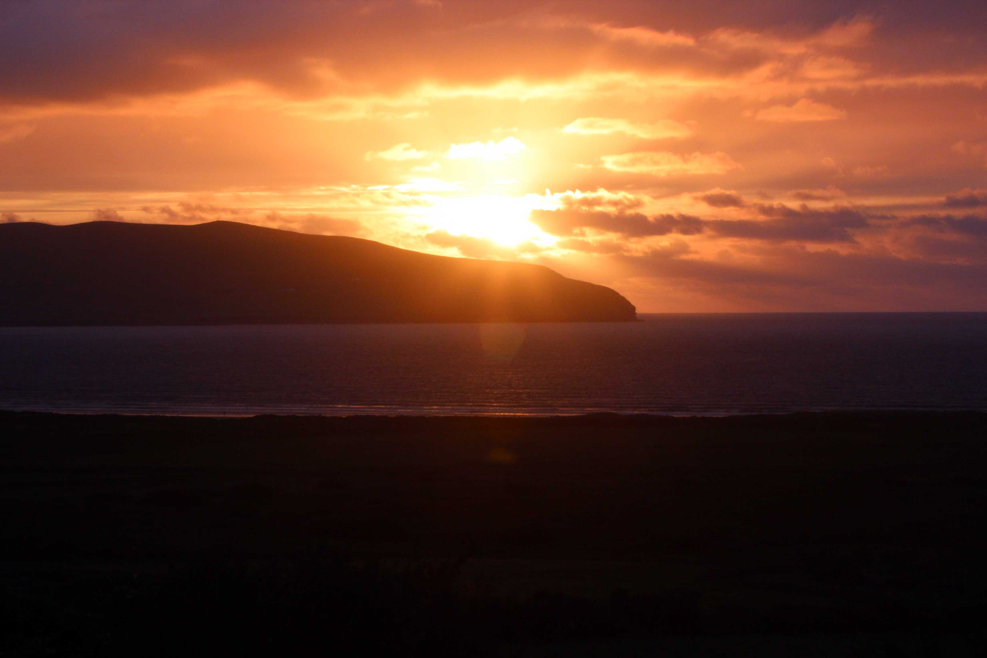 sunset, scenic, cloud - sky, tranquil scene, idyllic, sea, outdoors, 2K, sky, water, tranquility, silhouette, nature, sun, beauty in nature, travel, ireland, HD Wallpaper