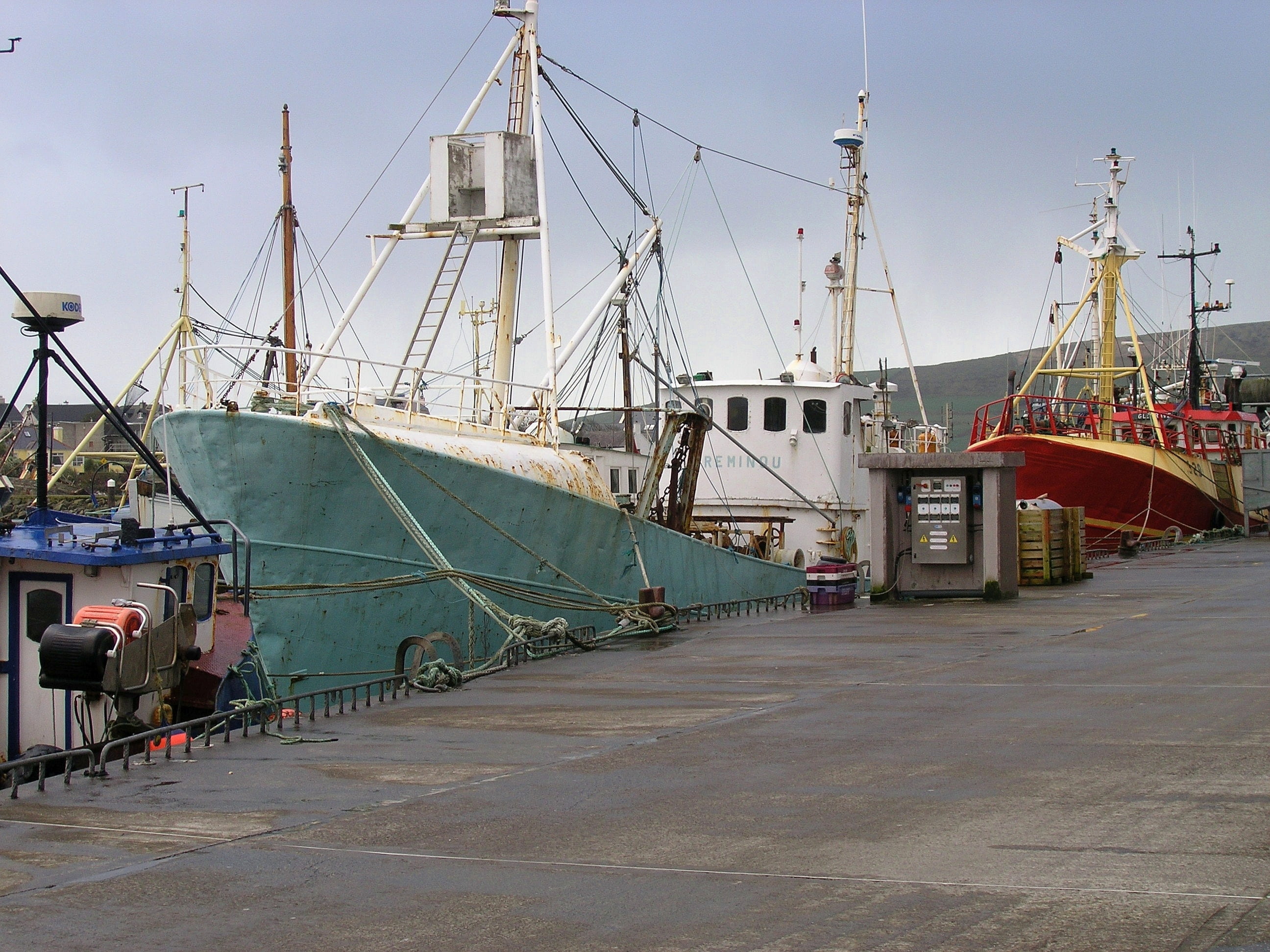 mode of transportation, day, transportation, nature, moored, nautical vessel, sailboat, water, sea, architecture, sky, fishing industry, dingle, fishing, HD Wallpaper