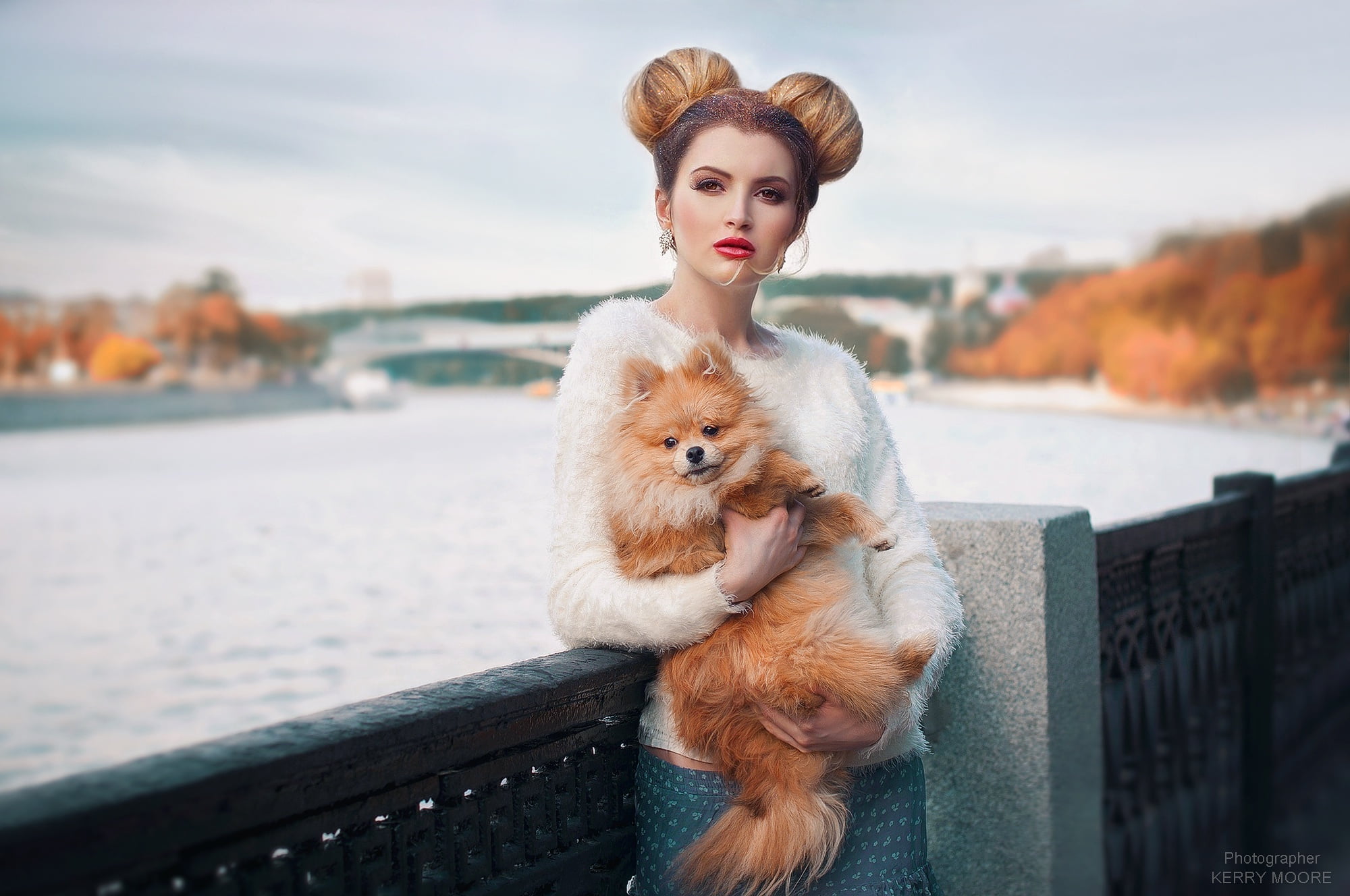 look, mood, nature, autumn, dog, bokeh, girl, Spitz, 1080P, Kerry Moore, street, pose, HD Wallpaper