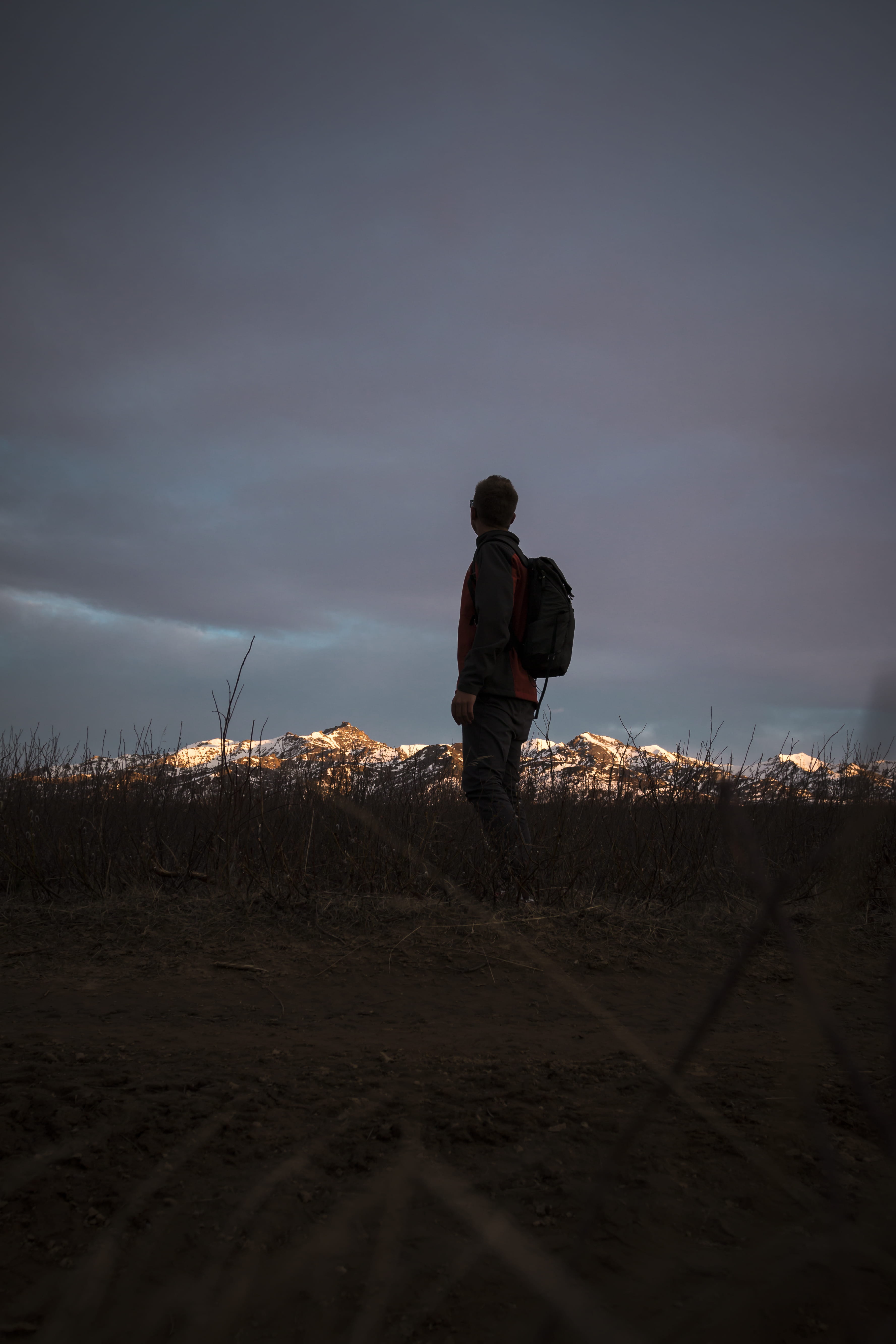 5K, real people, sky, standing, tranquility, cloud - sky, men, person, scenics - nature, united states, full length, alaska, backpack, casual clothing, Phone HD Wallpaper