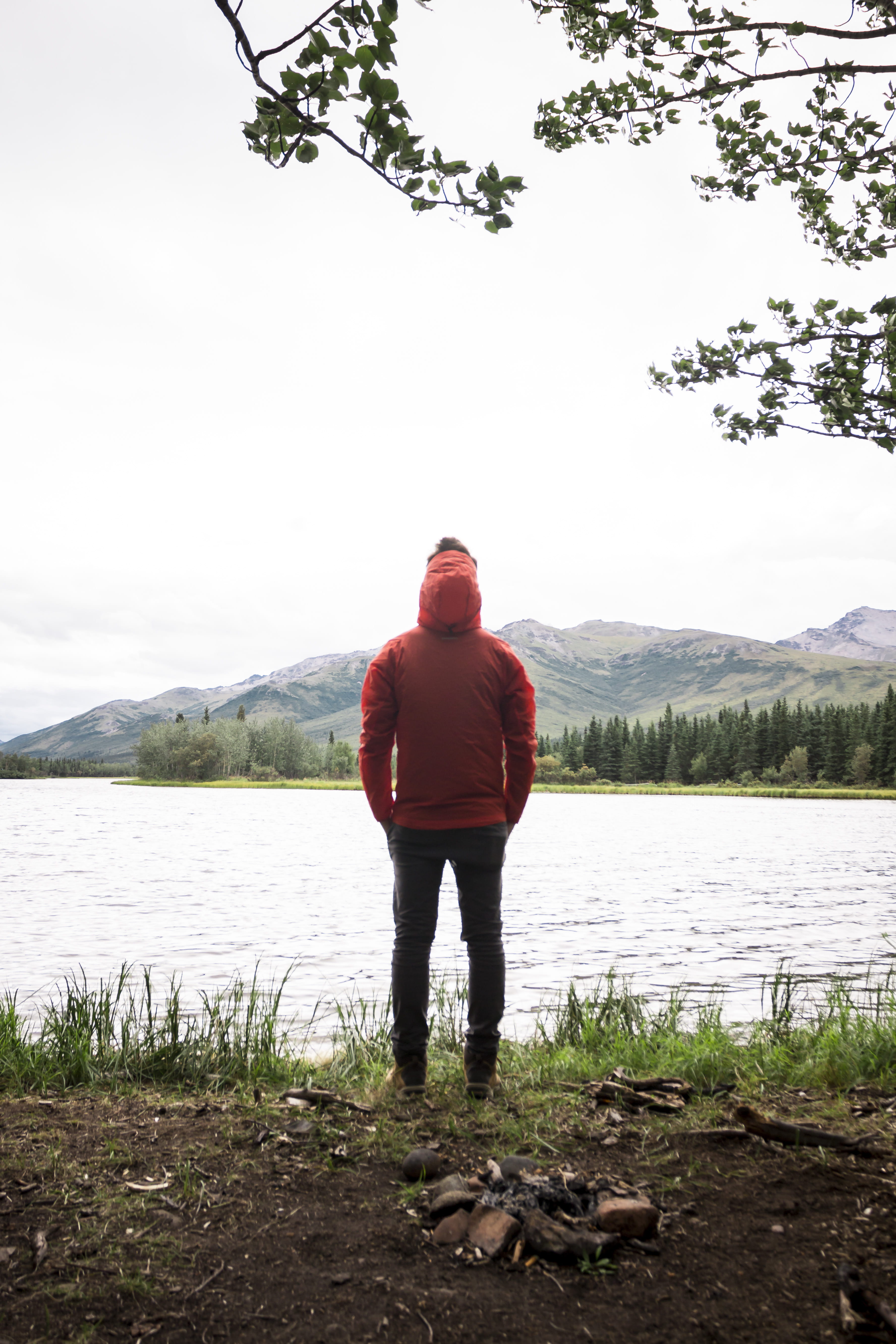 lake, standing, full length, healy, plant, water, tree, real people, orange, united states, rear view, lifestyles, nature, beauty in nature, rainy, jacket, Phone HD Wallpaper