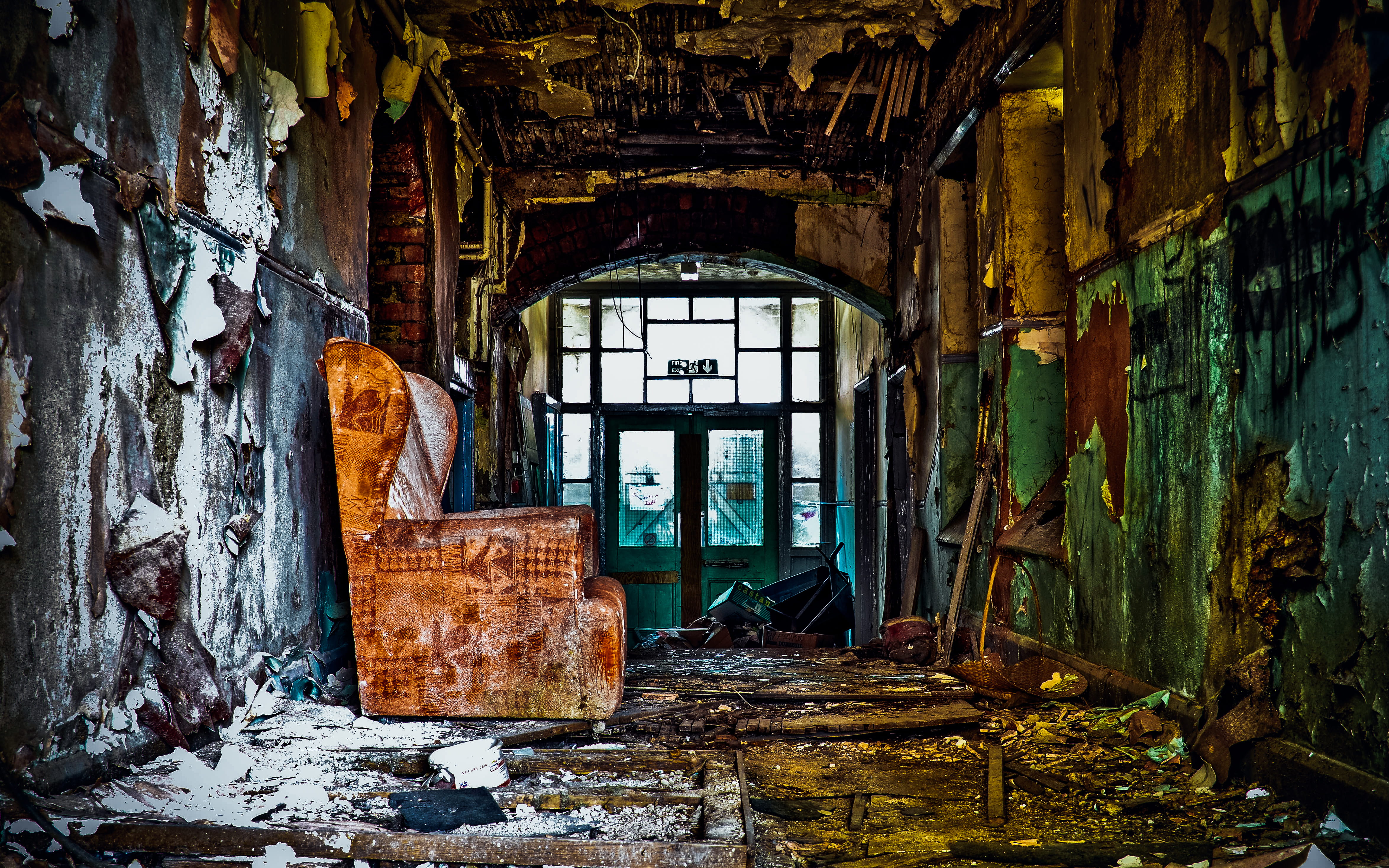 united kingdom, old, decay, no people, damaged, ruined, weathered, indoors, house, deterioration, urbex, church, built structure, 4K, abandoned, messy, HD Wallpaper