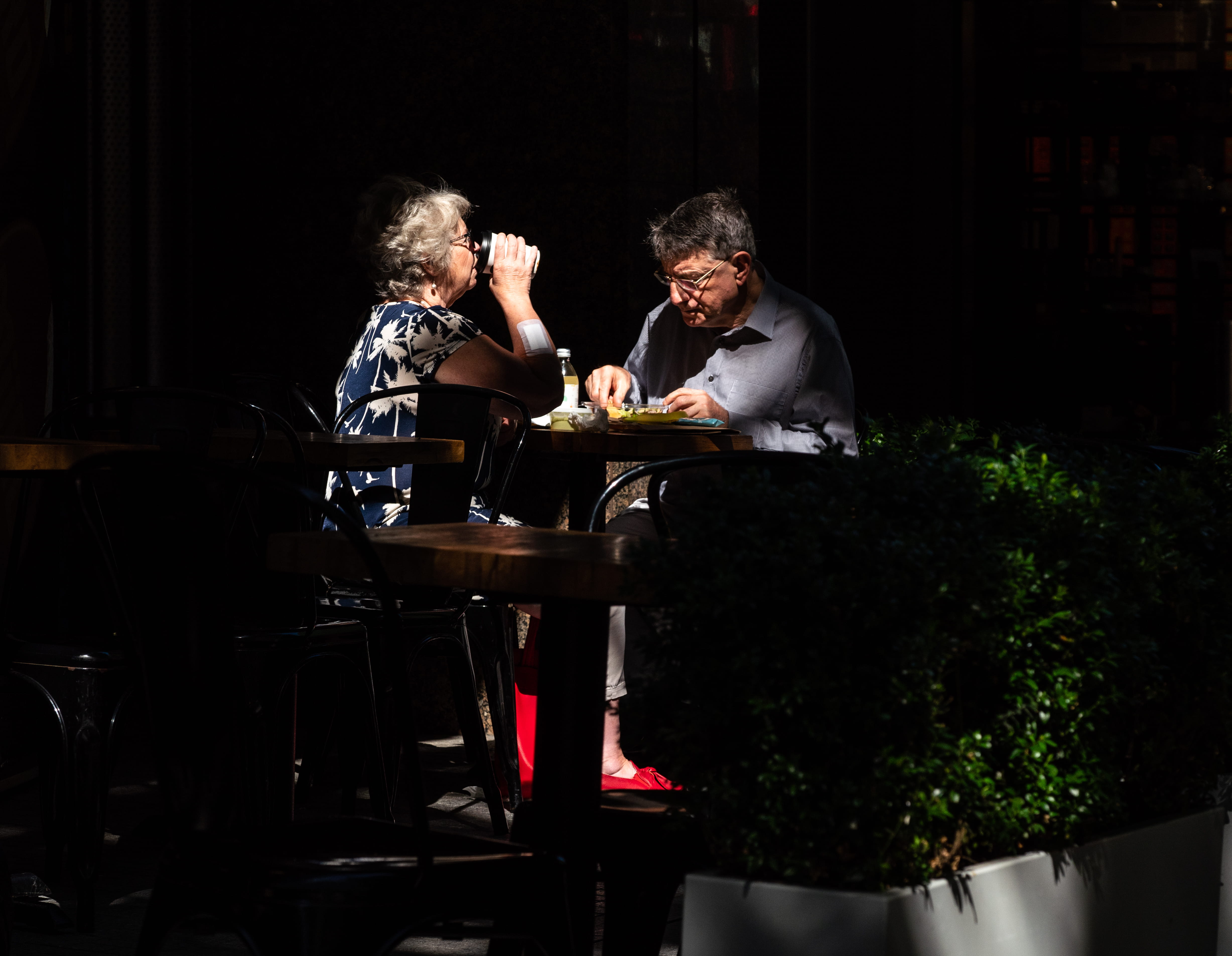 gower street, night, 4K, adult, eating, bar counter, togetherness, table, mature adult, food and drink, london, two people, business, males, indoors, mature men, HD Wallpaper