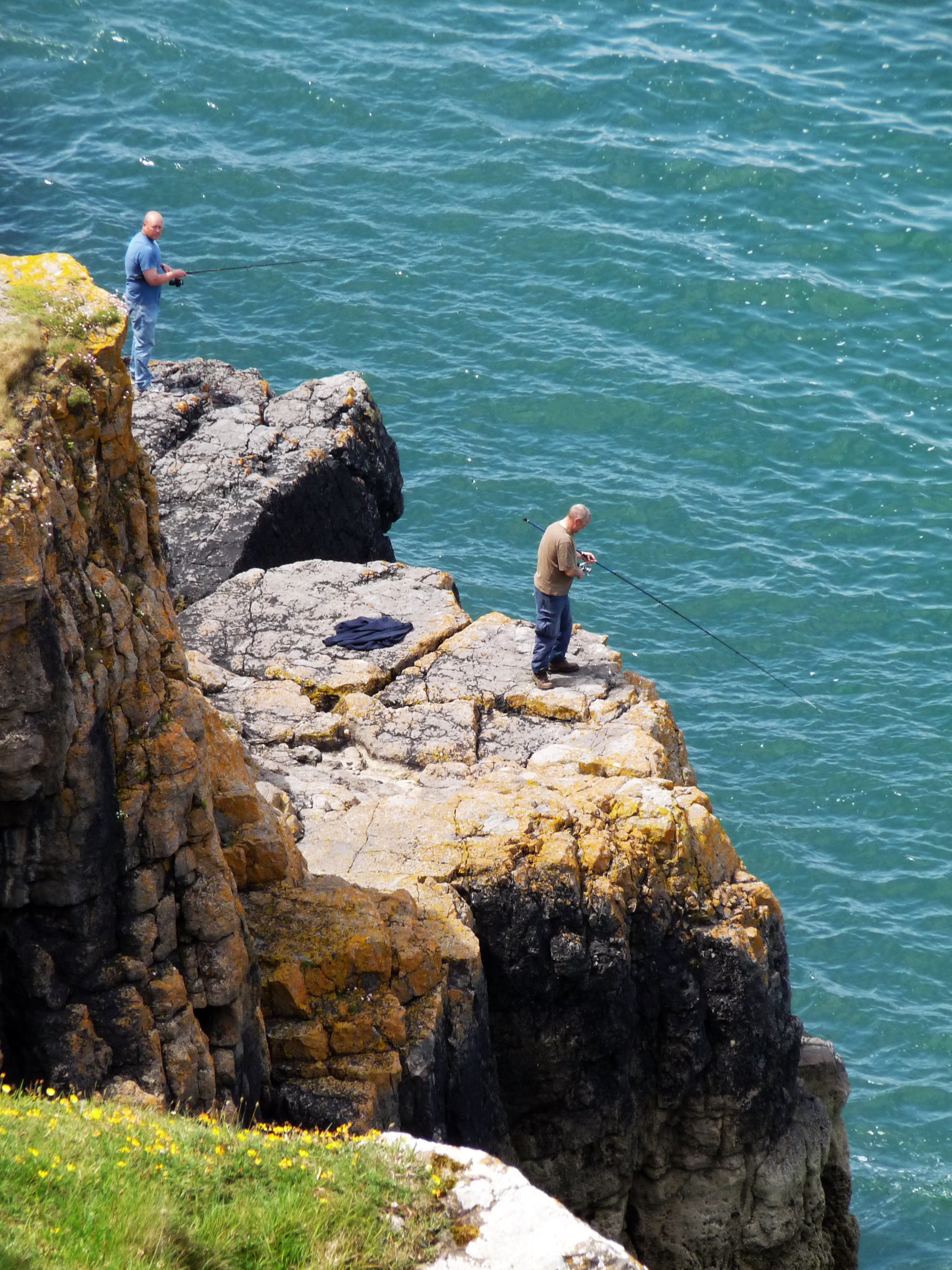 rock - object, men, rock formation, scenics - nature, cliff, high angle view, solid, gower, full length, water, day, coast, lifestyles, fishing, rock, united kingdom, Phone HD Wallpaper