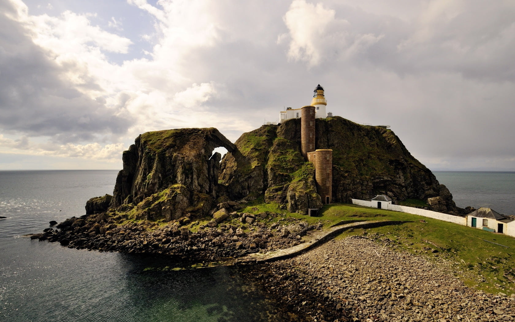 england, waters Edge, coastline, travel, lighthouse, atlantic Ocean, architecture, uK, land, grass, solid, normandy, famous Place, outdoors, cliff, history, HD Wallpaper