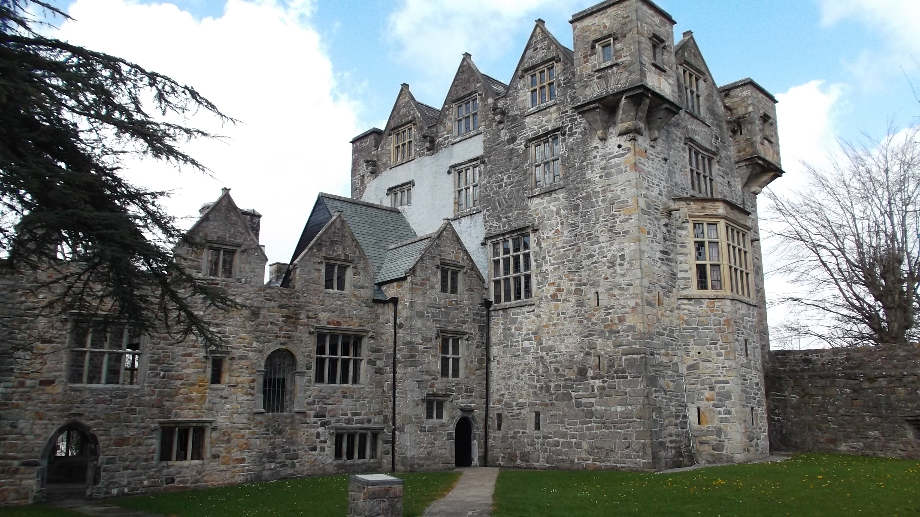 famous Place, day, place of worship, nature, fort, abbey, outdoors, history, tree, historical, low angle view, architecture, ireland, concrete, cloud - sky, HD Wallpaper