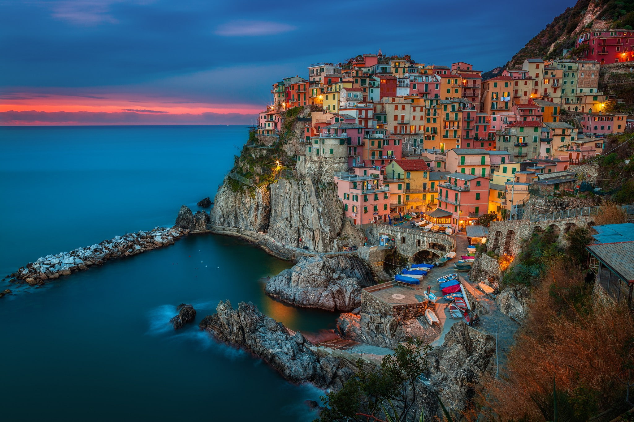 illuminated, dusk, architecture, horizon over water, residential district, landscape, built structure, Cinque Terre, outdoors, Italy, Manarola, beauty in nature, HD Wallpaper