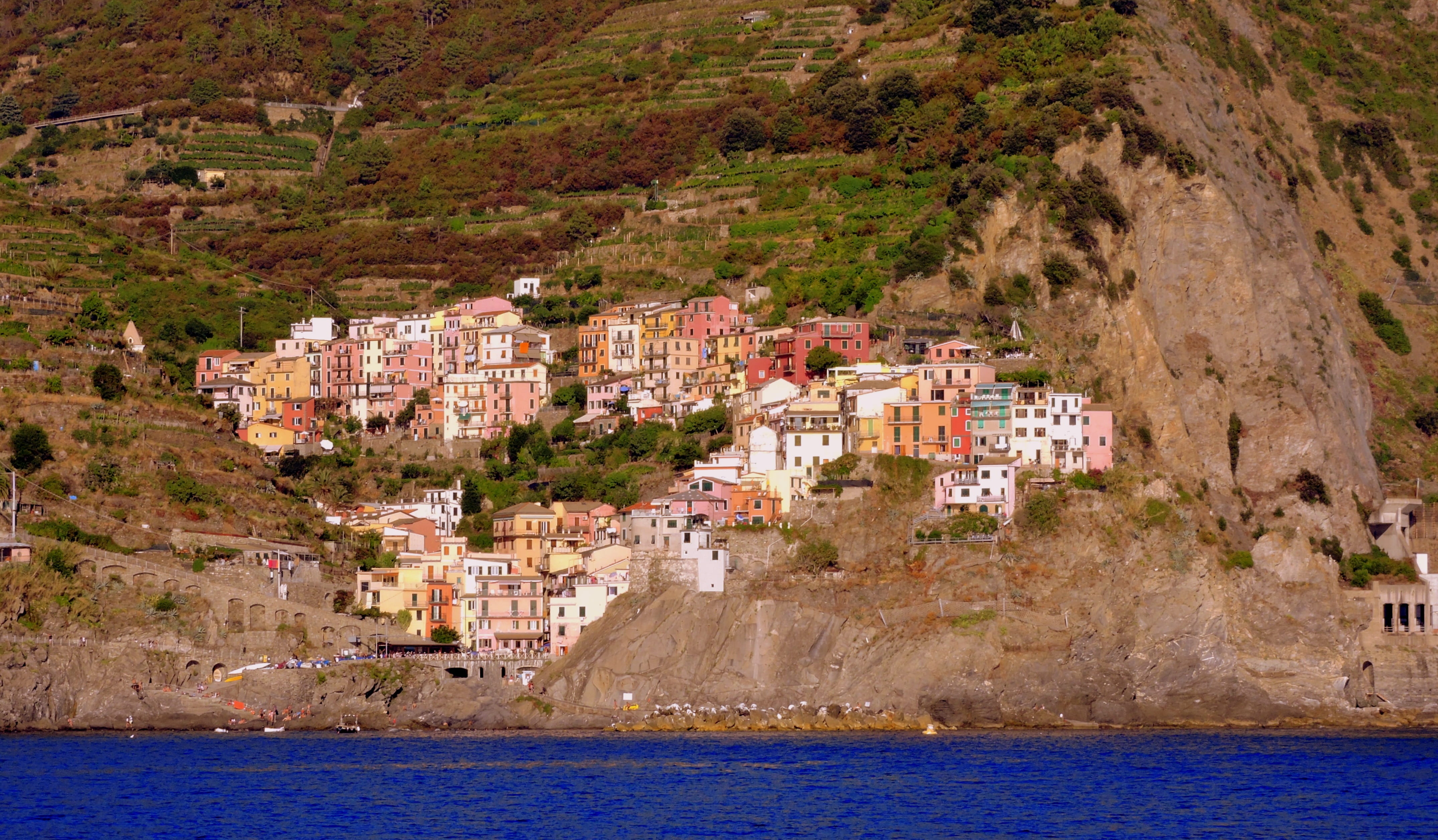 town, landscape, hill, travel, europe, no people, cinque terre, greece, 4K, water, beach, community, manarola, building, coastline, scenics, vacations, HD Wallpaper