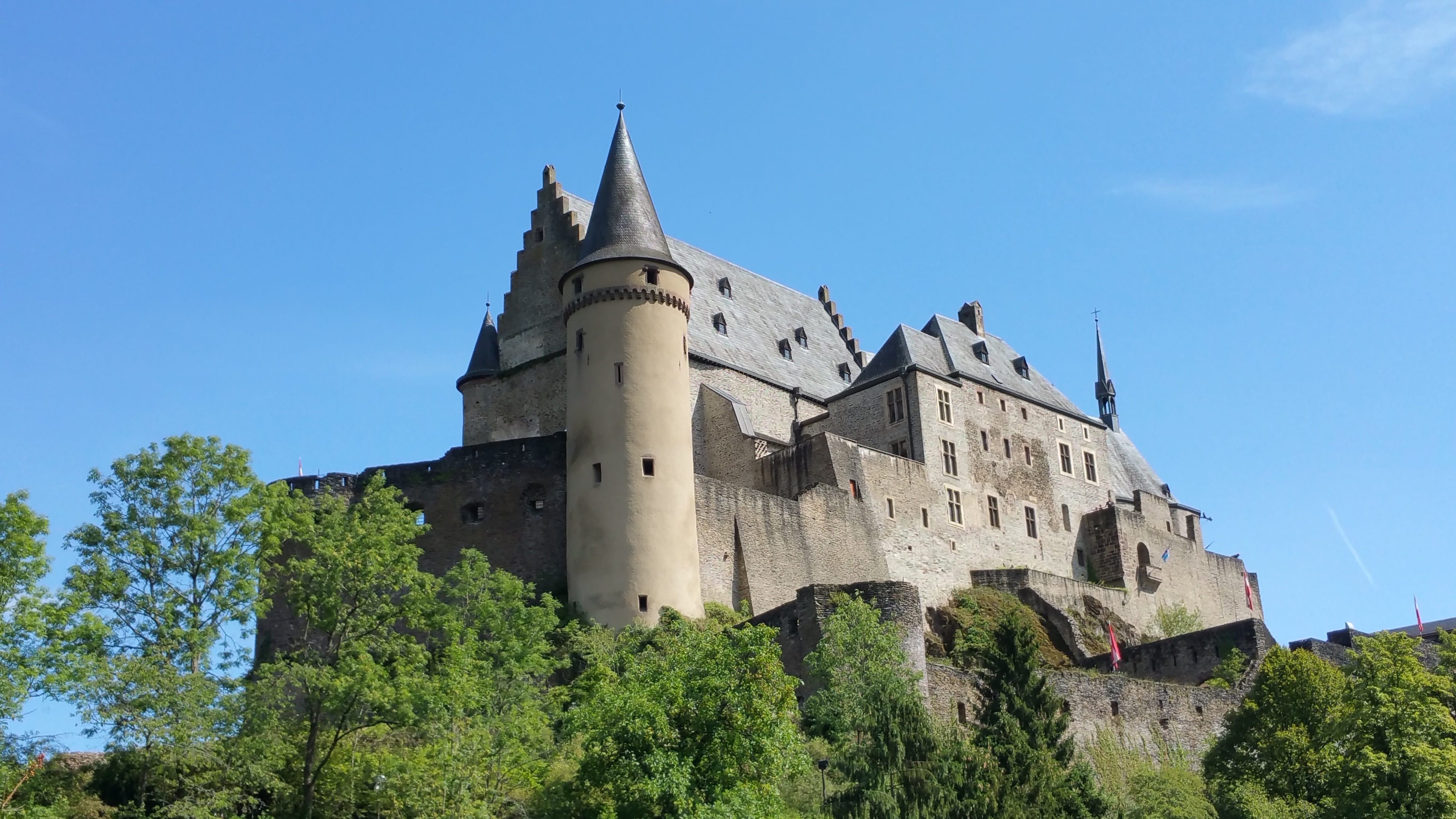 5K, vianden, landmark, luxembourg, the past, architecture, history, nature, daytime, sky, outdoors, photography, no people, day, plant, low angle view, HD Wallpaper