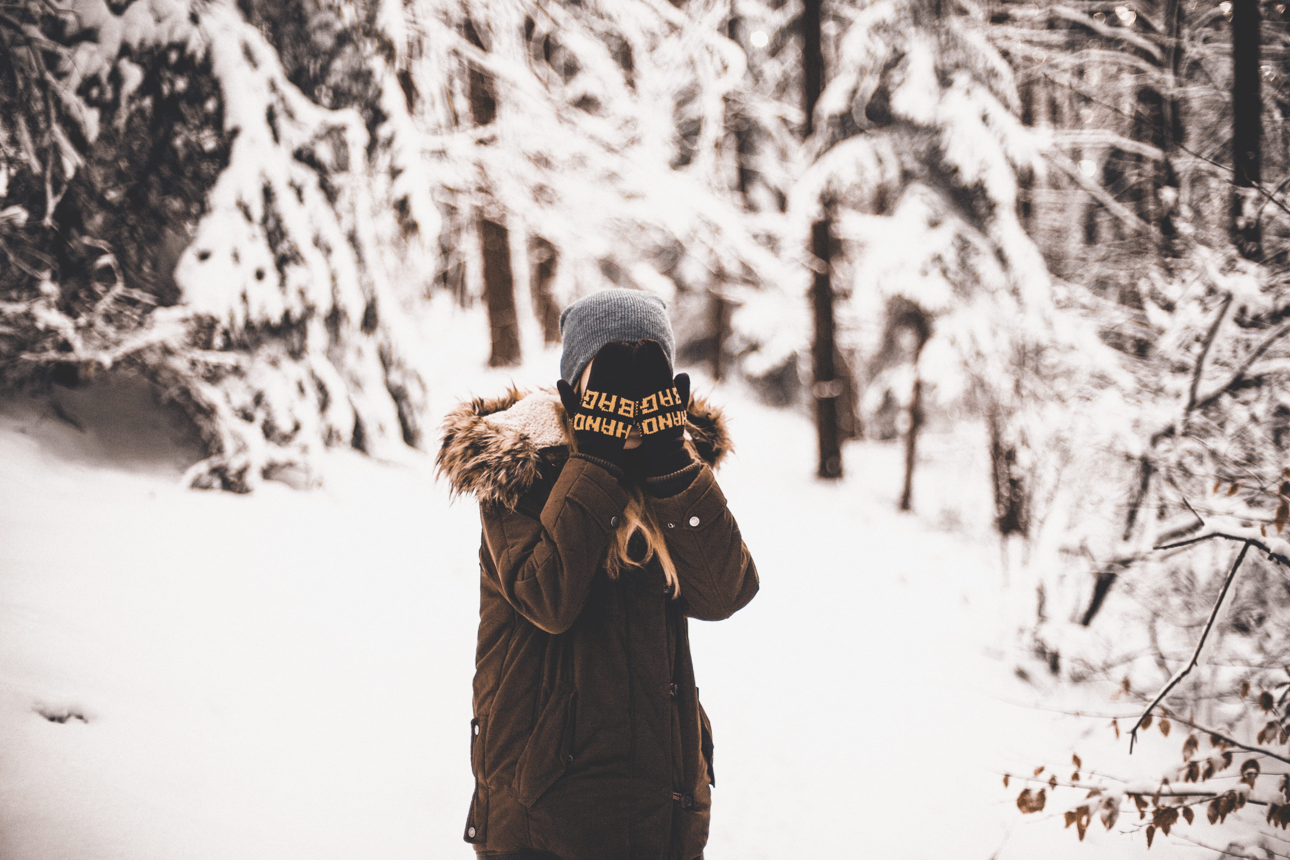 Shy, caucasian, person, woman, men, cold - Temperature, one Person, field, women, lifestyles, land, warm clothing, outdoors, leisure activity, clothing, HD Wallpaper