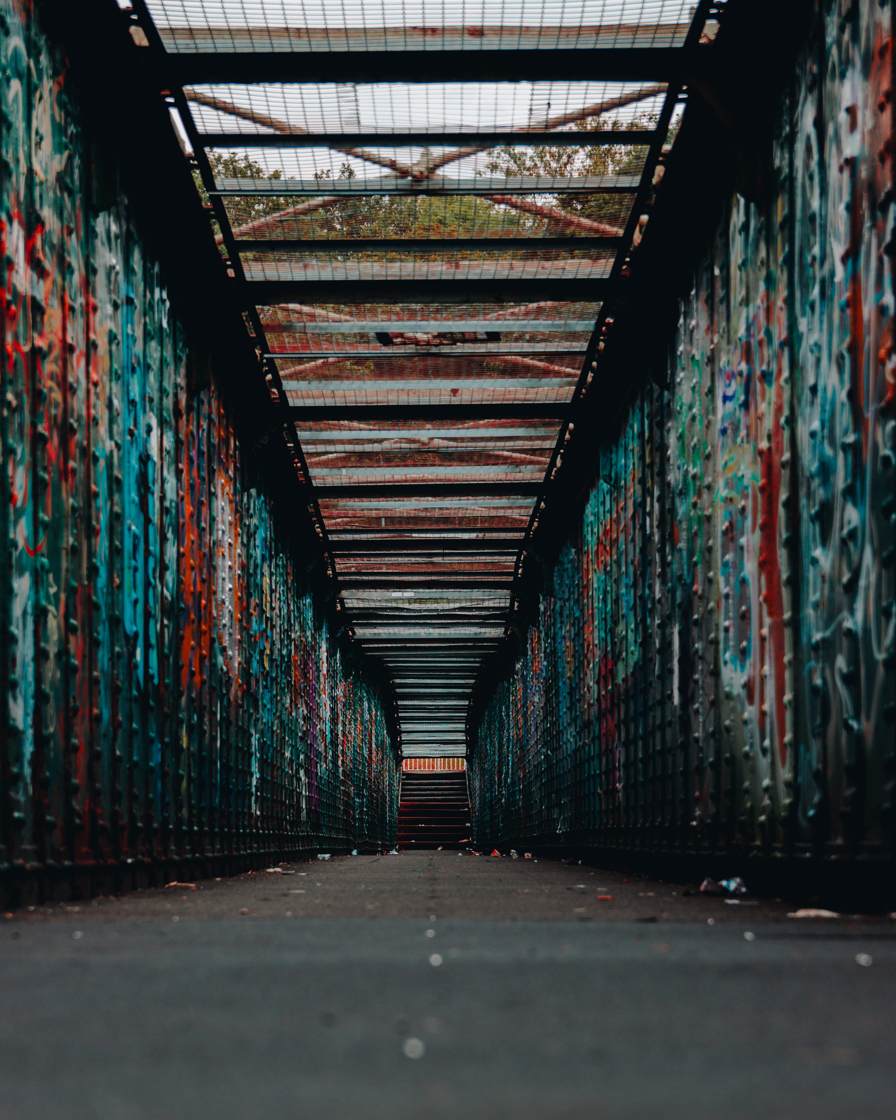 warehouse, architecture, sheffield, old, diminishing Perspective, metal, graffiti, steel, factory, photo, 2K, grunge, backgrounds, iron - Metal, tunnel, Phone HD Wallpaper