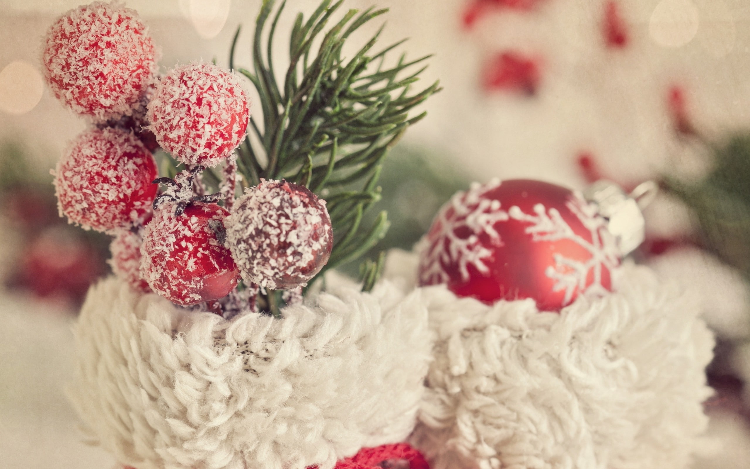 christmas ornament, holiday, christmas, Christmas ornaments, art and craft, food, 2K, berries, food and drink, indoors, bouquet, decoration, no people, HD Wallpaper
