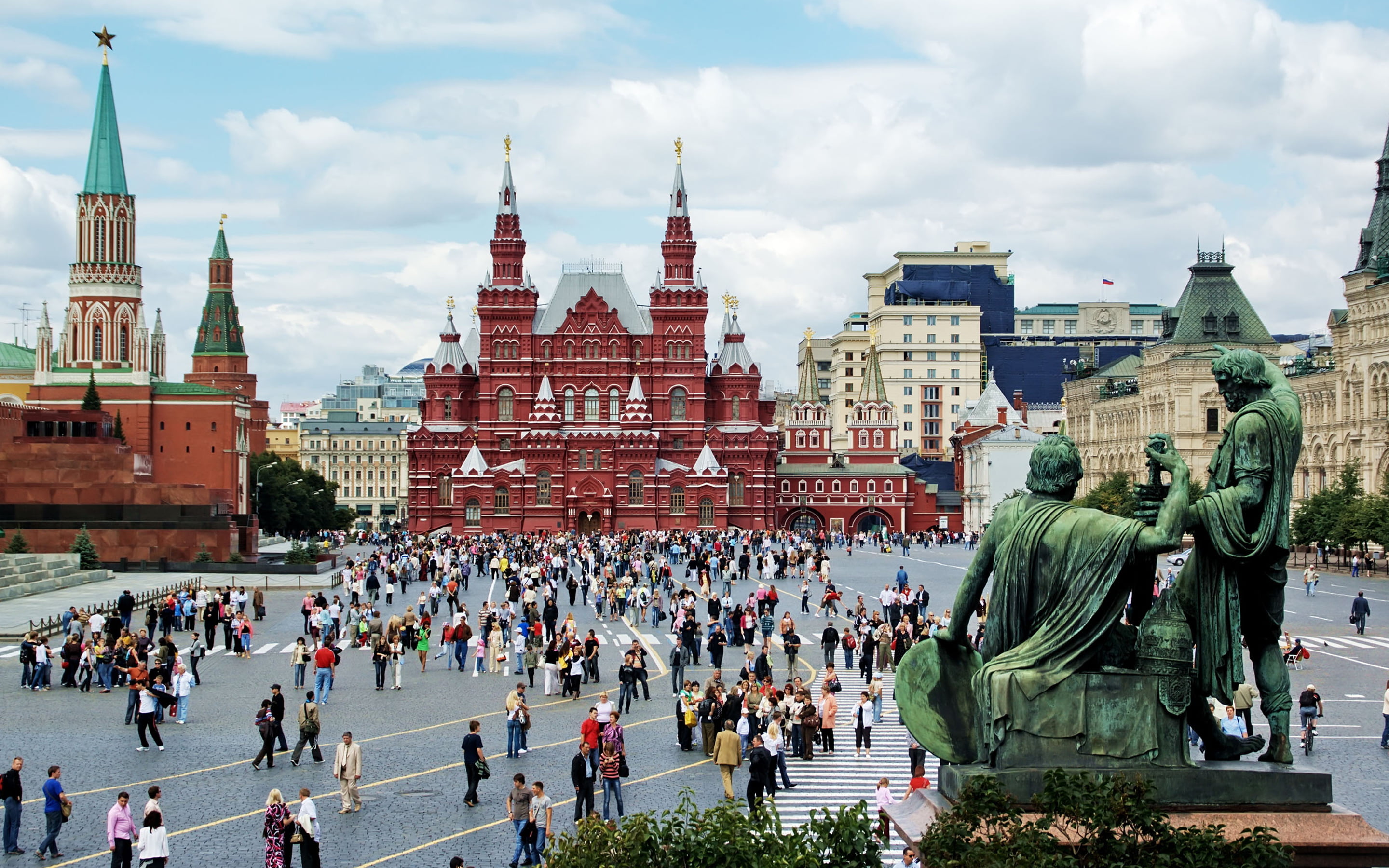 building, 2K, visit, red, crowd, travel destinations, belief, travel, real people, cloud - sky, building exterior, moscow, tourism, women, square, HD Wallpaper