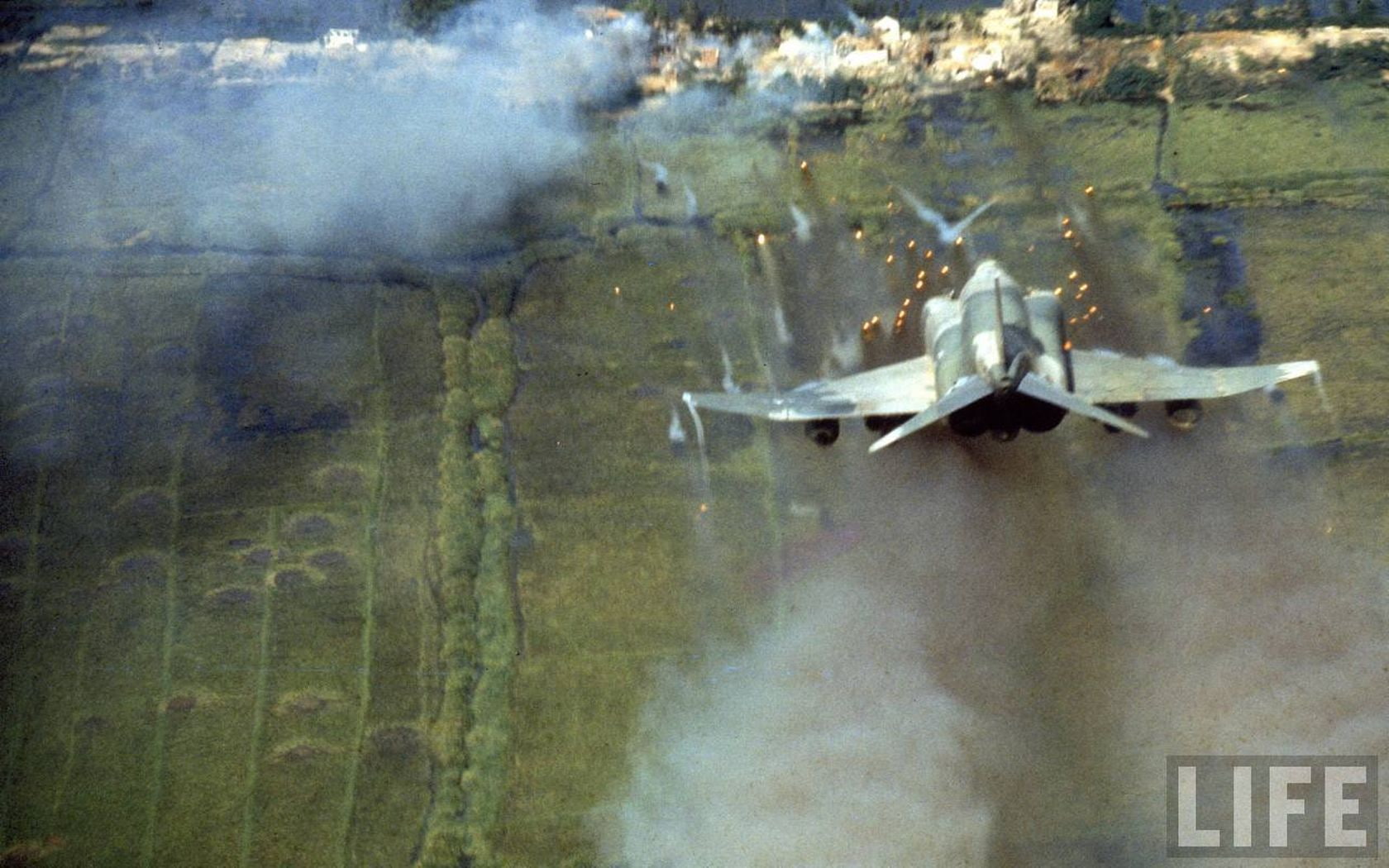 jet, nam, aircraft, phantom, 720P, magazine, vehicles, life, rockets, f 4, viet, HD Wallpaper