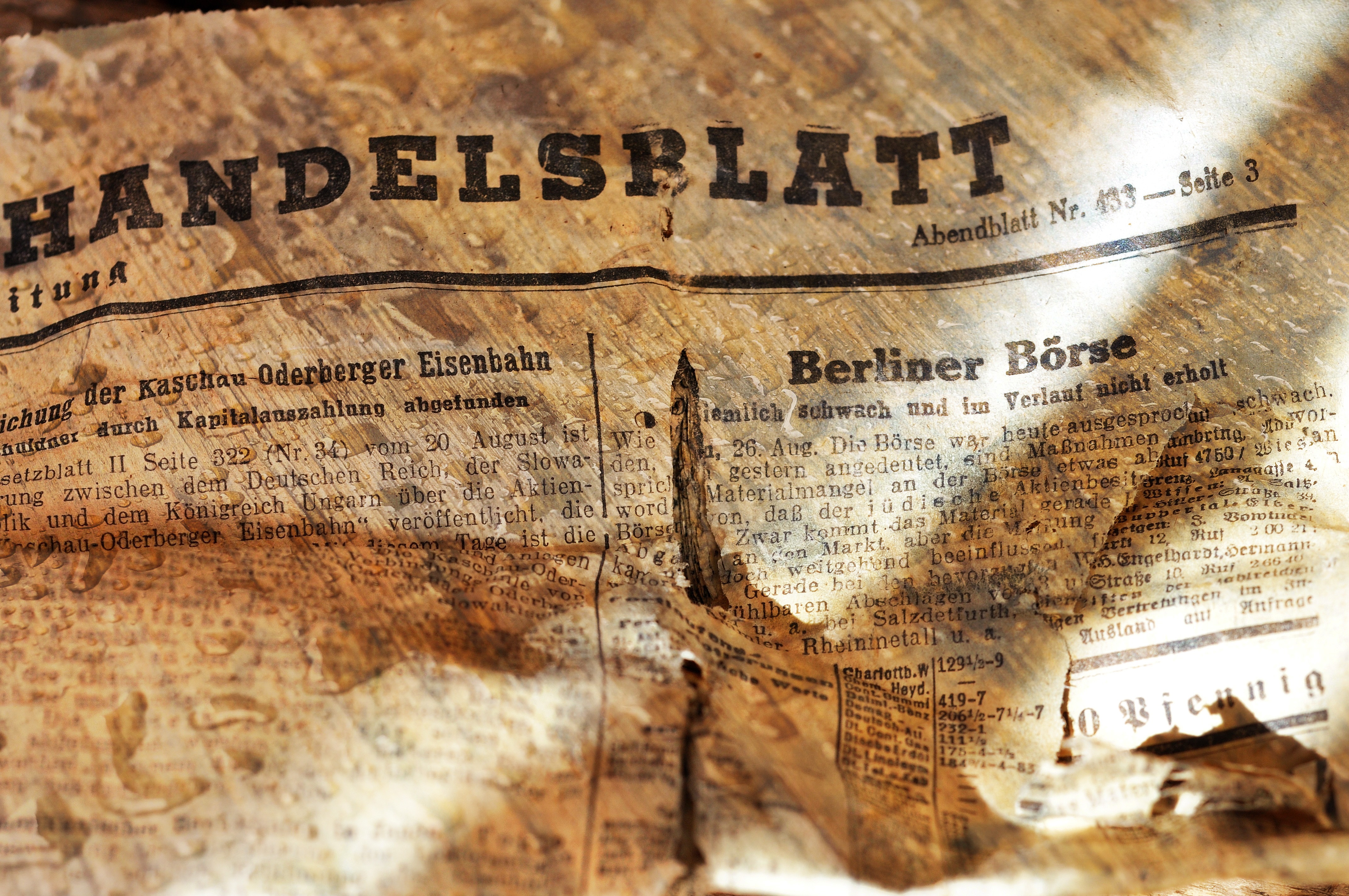 daily newspaper, the past, font, handelsblatt, close-up, newspaper, text, backgrounds, no people, close, communication, old, magazine, paper, information, HD Wallpaper