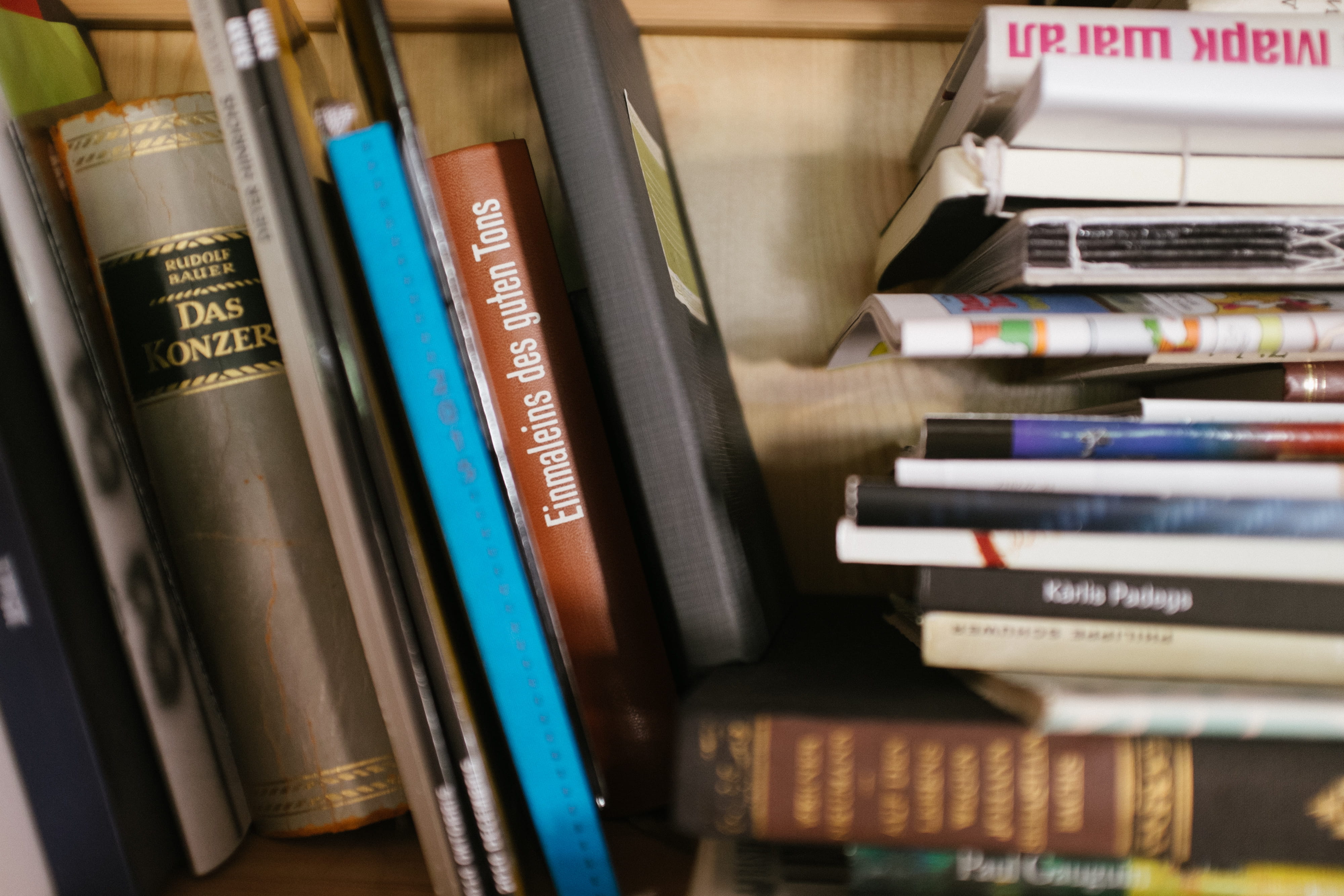 close-up, information Medium, indoors, book, publication, studying, library, Books, western script, still life, stack, bookshelf, magazine, paper, choice, HD Wallpaper