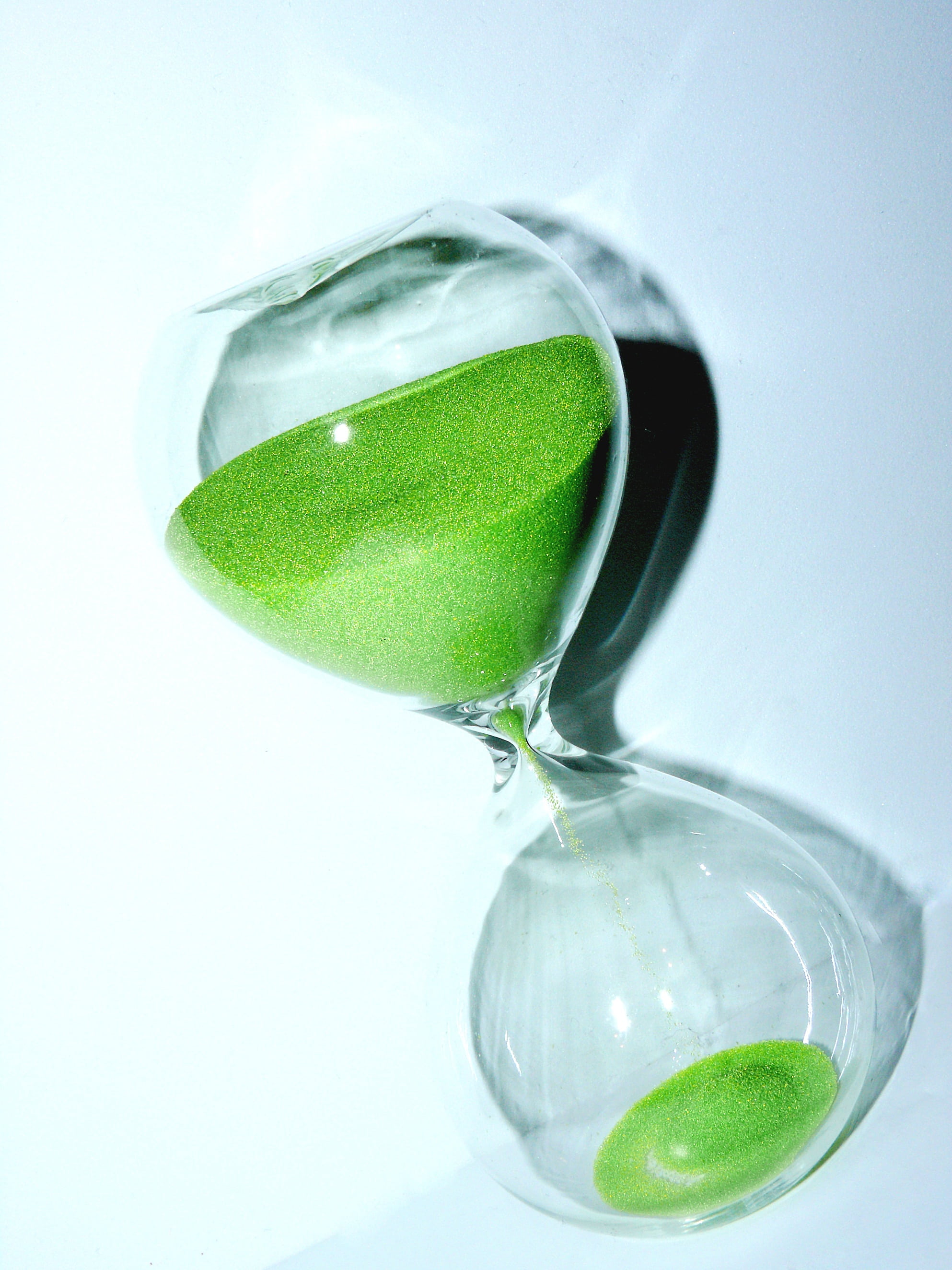 white background, cut out, tense, food, egg timer, lime, duration, close-up, studio shot, interval, lag, phase, 2K, tempus, glass - material, nature, food and drink, Phone HD Wallpaper