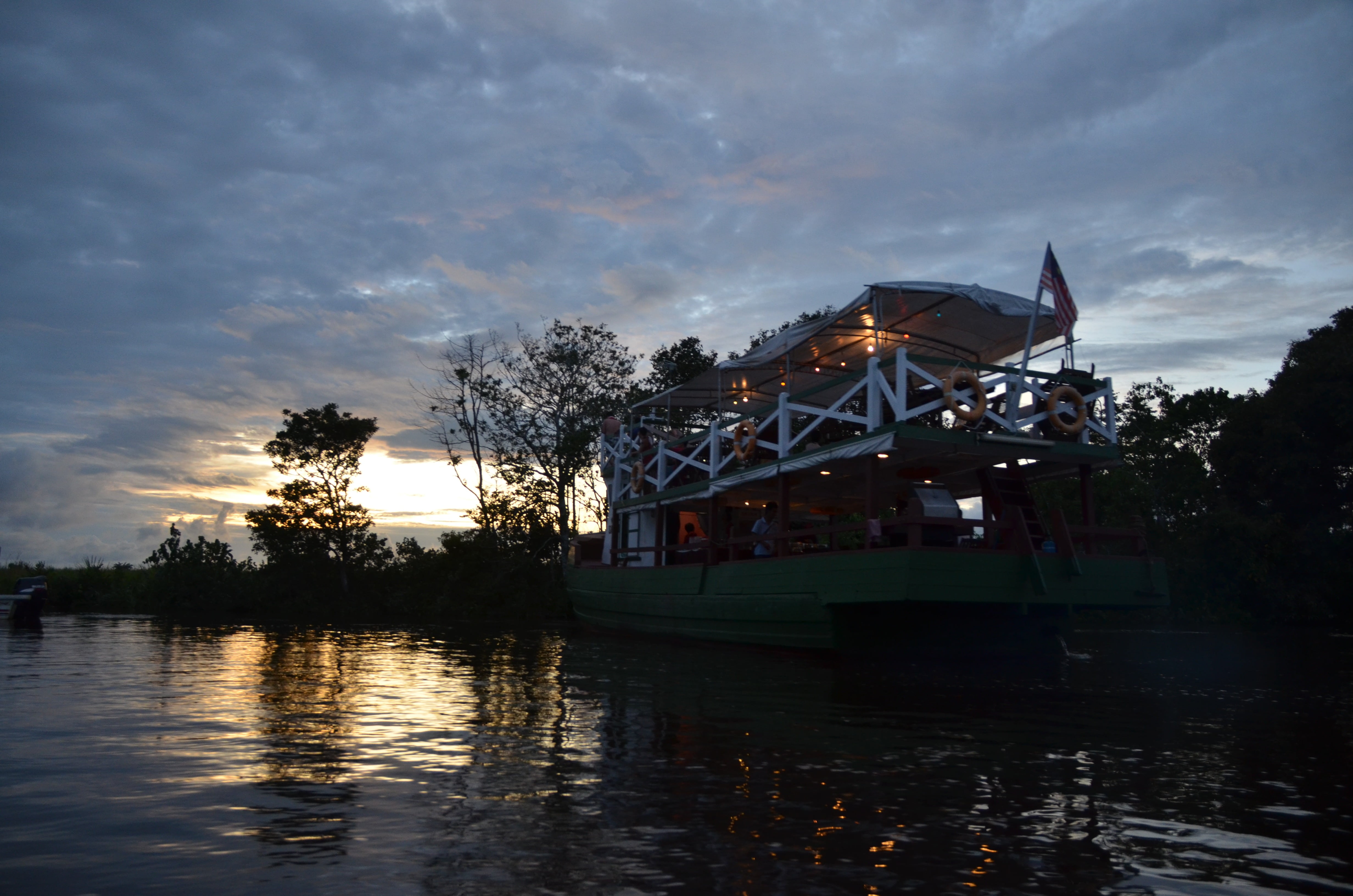 tranquil, cloudscape, paddle boat, building exterior, illuminated, dusk, silhouette, plant, tourism, water, clouds, built structure, river, lake, scenic, HD Wallpaper
