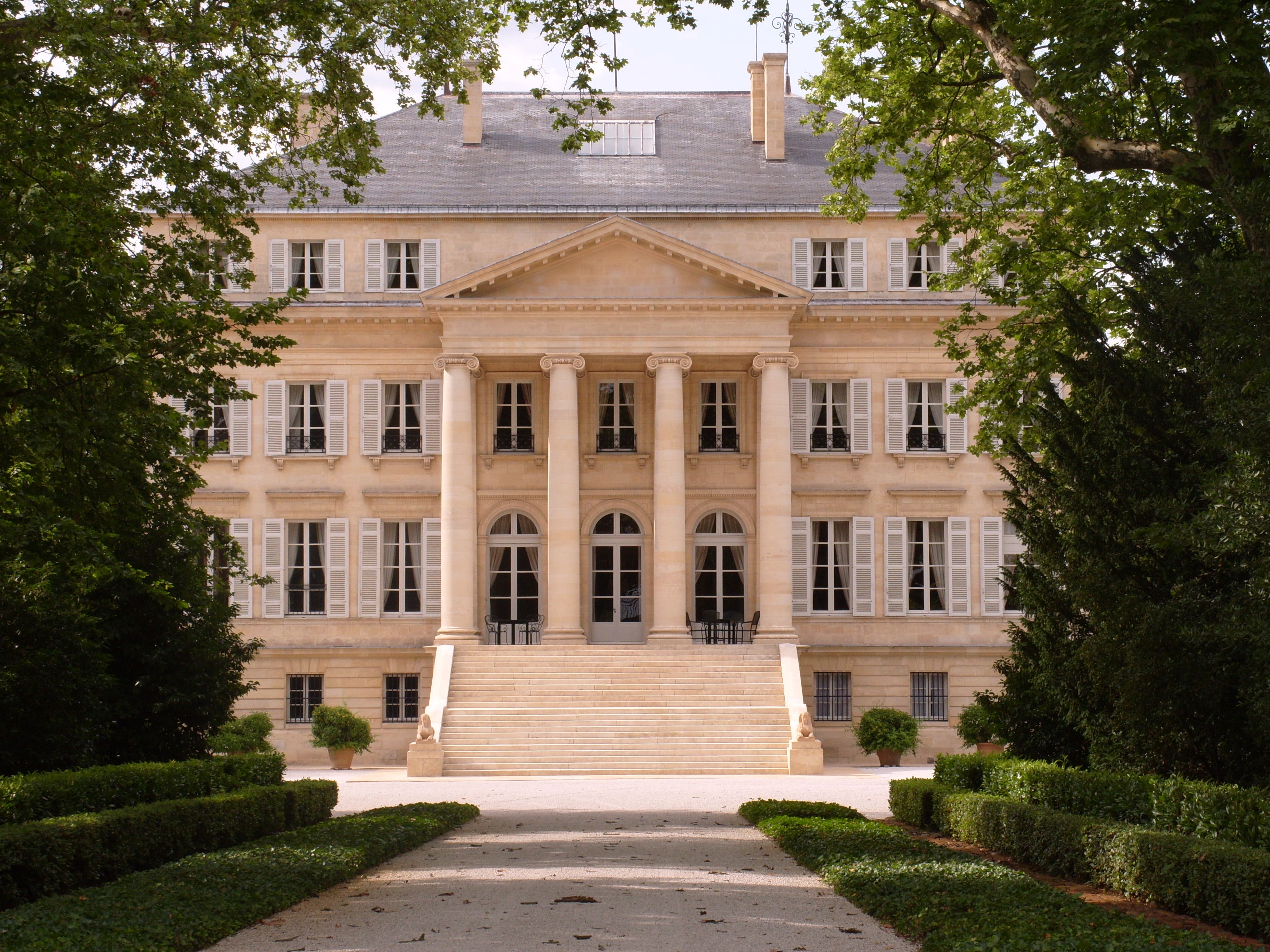 antique, winemaking, courthouse, wine, day, winery, europe, building exterior, history, built structure, formal garden, vineyard, 2K, storey, facade, chateau margaux, HD Wallpaper