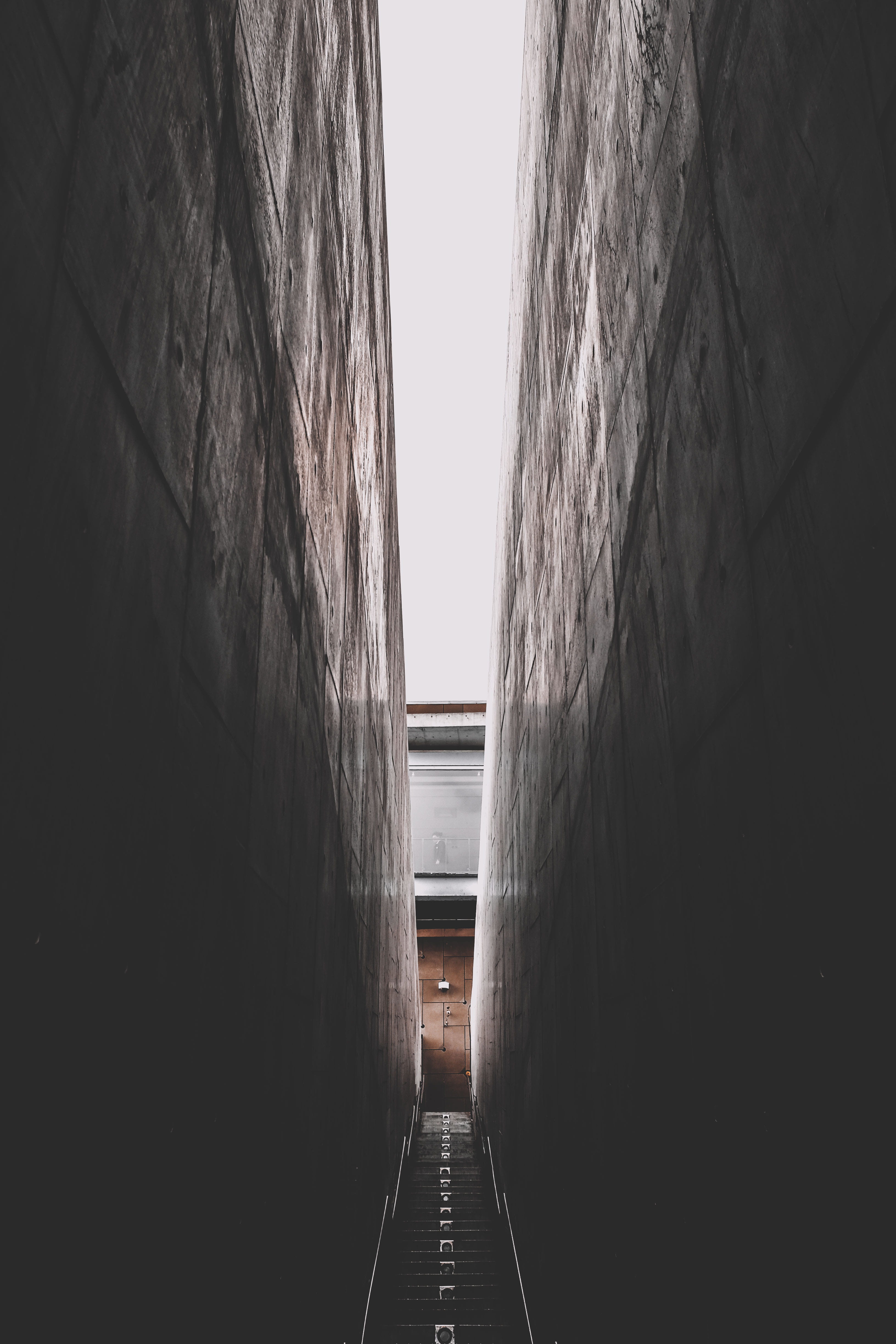 path, stairs, architecture, construction, building, long, empty, indoors, directly below, walls, clear sky, wall, wall - building feature, day, built structure, Phone HD Wallpaper