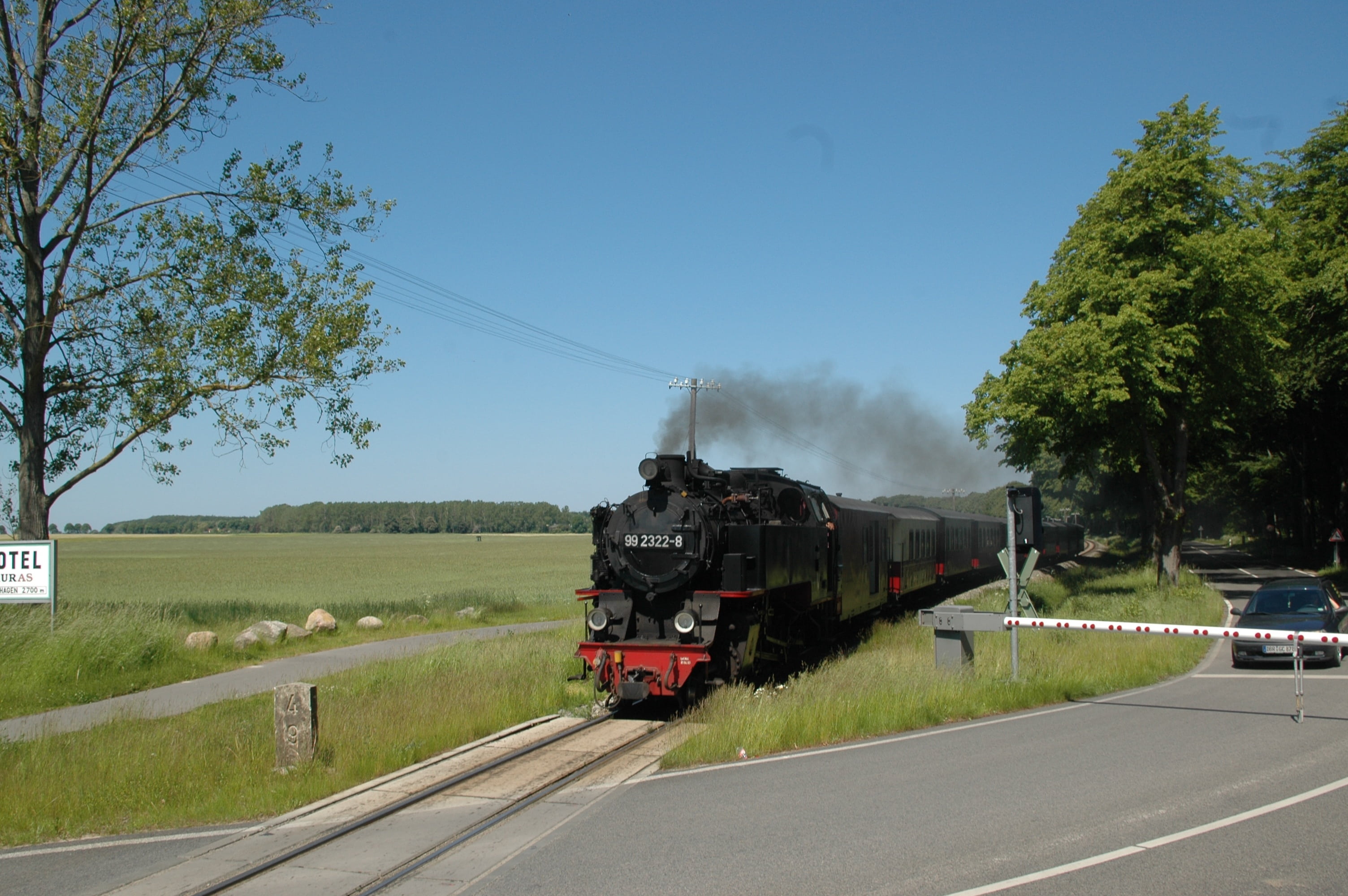 train - vehicle, public transportation, land vehicle, mode of transportation, rail transportation, on the move, bathrooms ground, outdoors, track, narrow gauge, HD Wallpaper