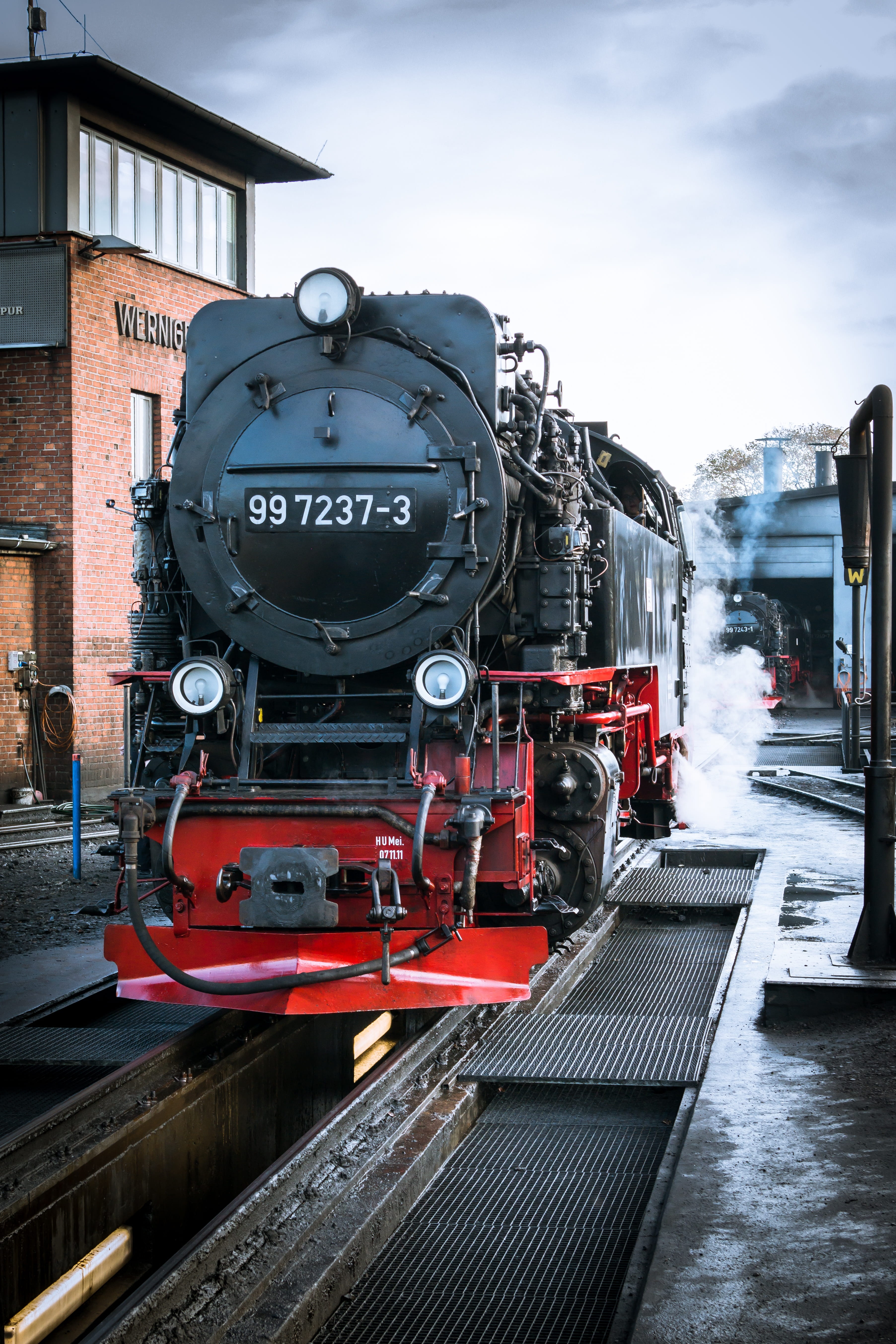 rail transportation, nature, travel, historically, resin, steam, land vehicle, city, outdoors, steam train, narrow gauge railway, public transportation, Phone HD Wallpaper