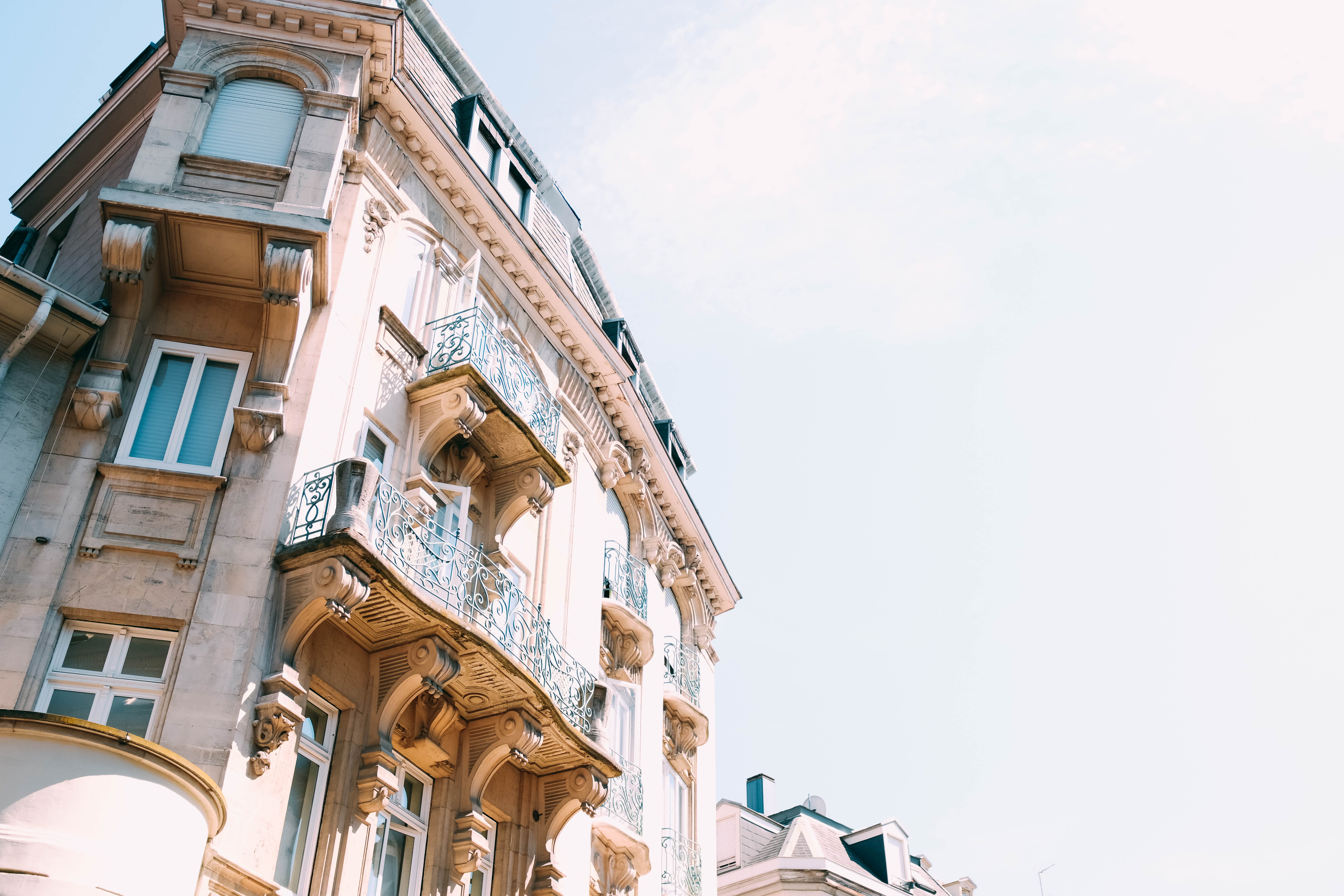 gold, tourism, city, sky, religion, no people, building, blanc, day, strasbourg, high, 5K, yellow, belief, ornate, outdoors, travel, balcony, history, HD Wallpaper