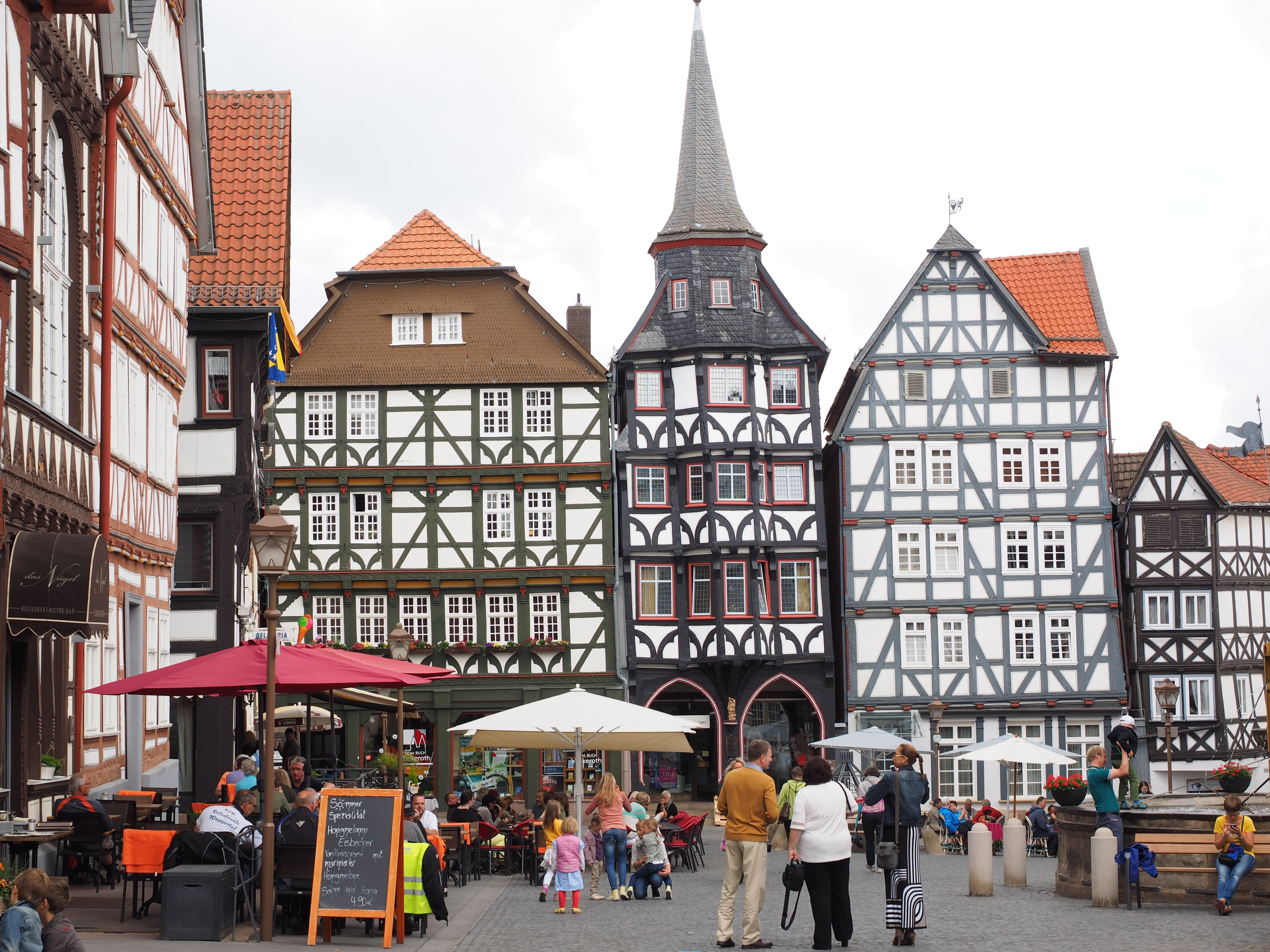 imperial city, marketplace, architecture, guild house, stadtmitte, building, real people, tourism, 4K, tourist, city, men, center, large group of people, HD Wallpaper