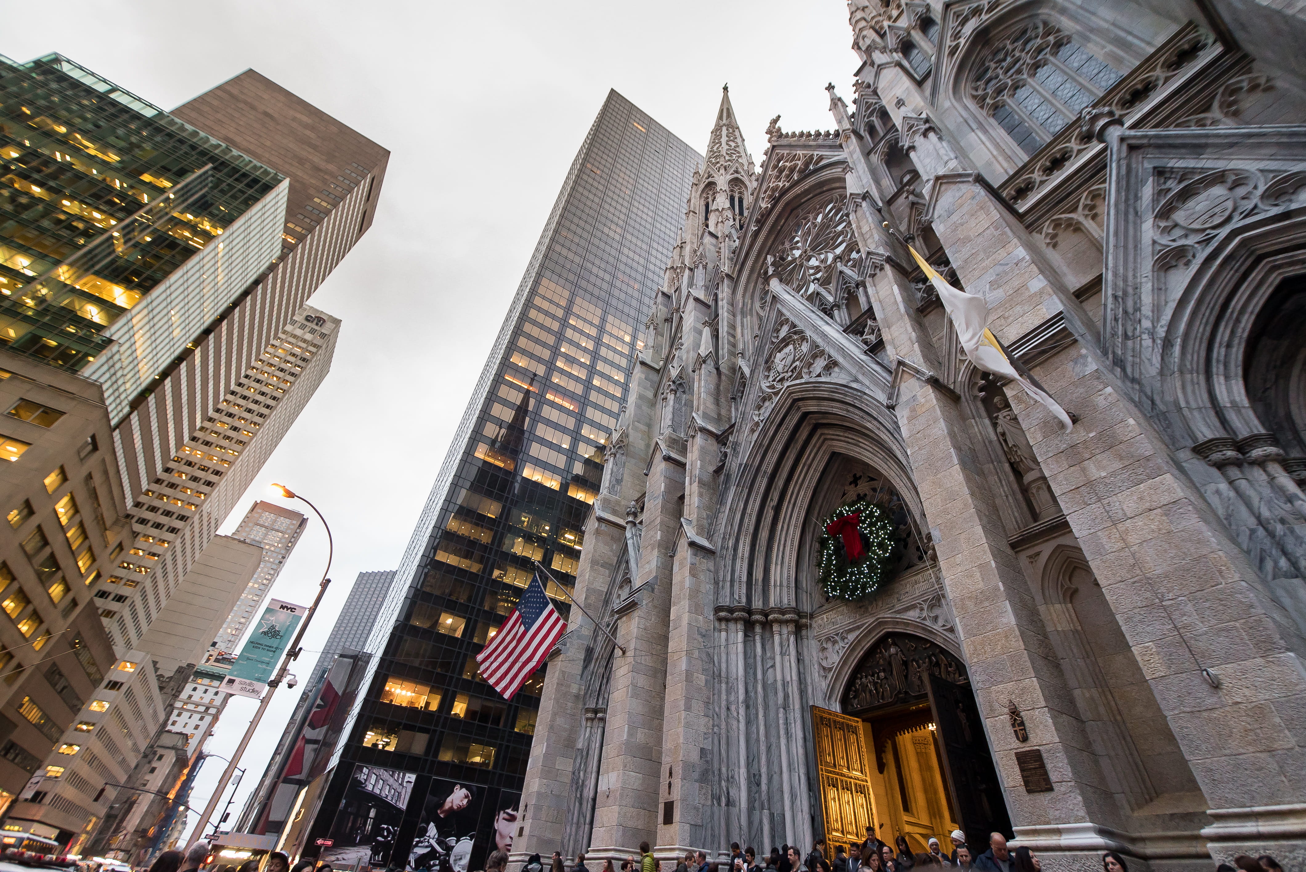 religion, nyc, tourism, buildings, usa, amercian, new, ny, us, christmas, city, low angle view, 4K, outdoors, america, incidental people, st patrick, st. patricks cathedral, HD Wallpaper
