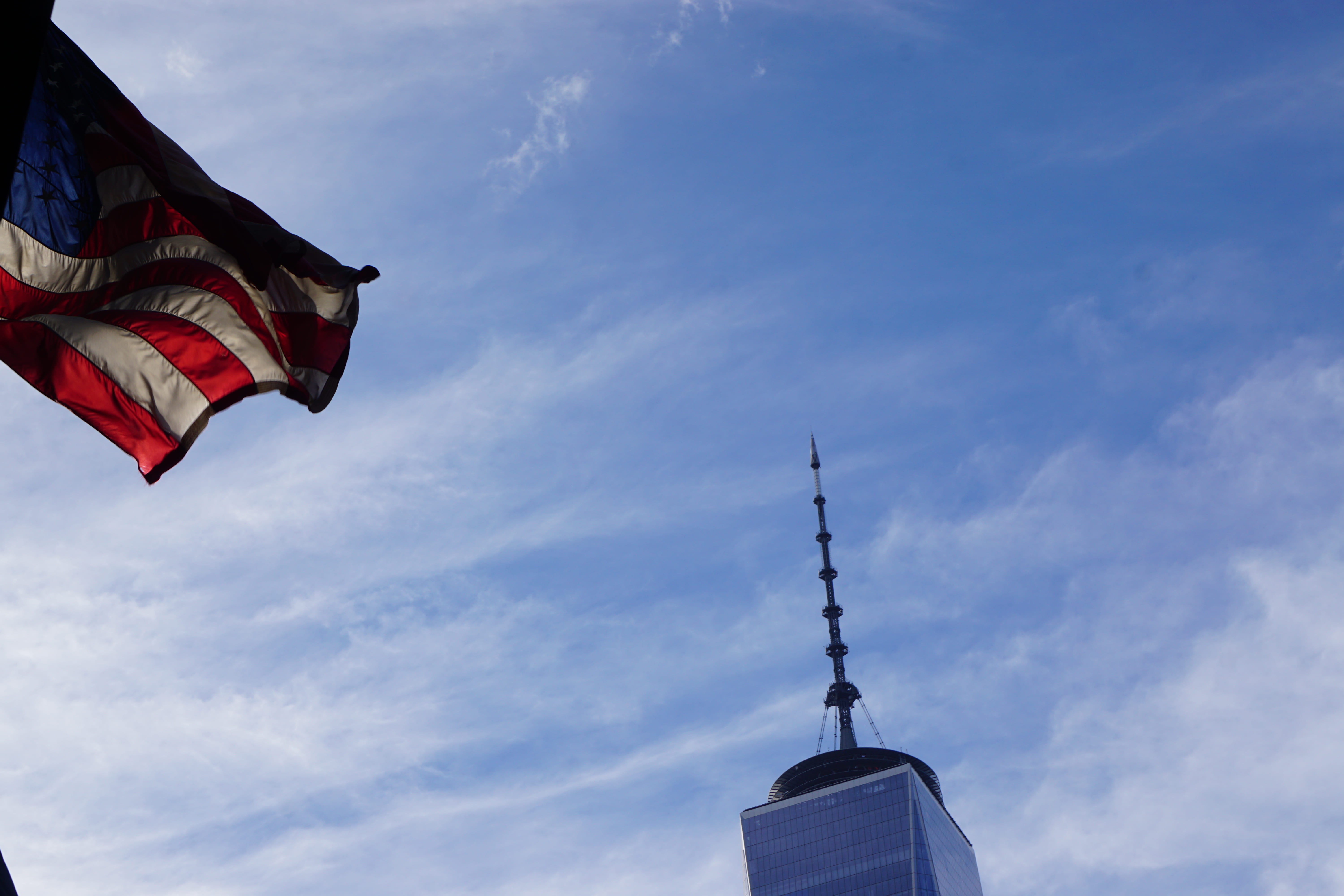 no people, 5K, built structure, environment, nature, building exterior, emotion, wind, freedom, cloud - sky, red, patriotism, blue, us, nyc, pride, low angle view, HD Wallpaper