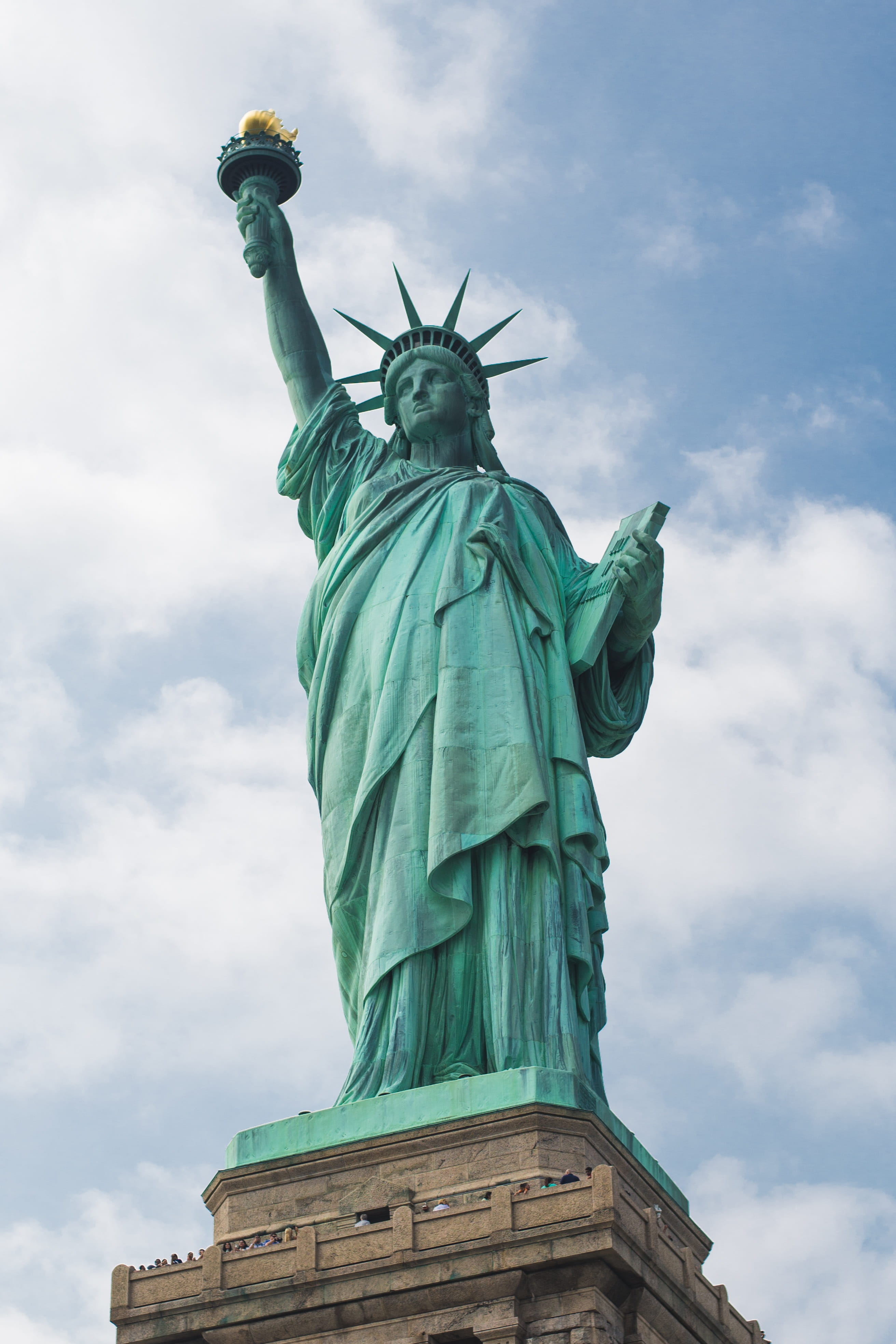 statue, cloud - sky, freedom, representation, usa, ny, turquoise colored, dom, sky, travel destinations, patriotic, new york, nature, united states, symbol, Phone HD Wallpaper