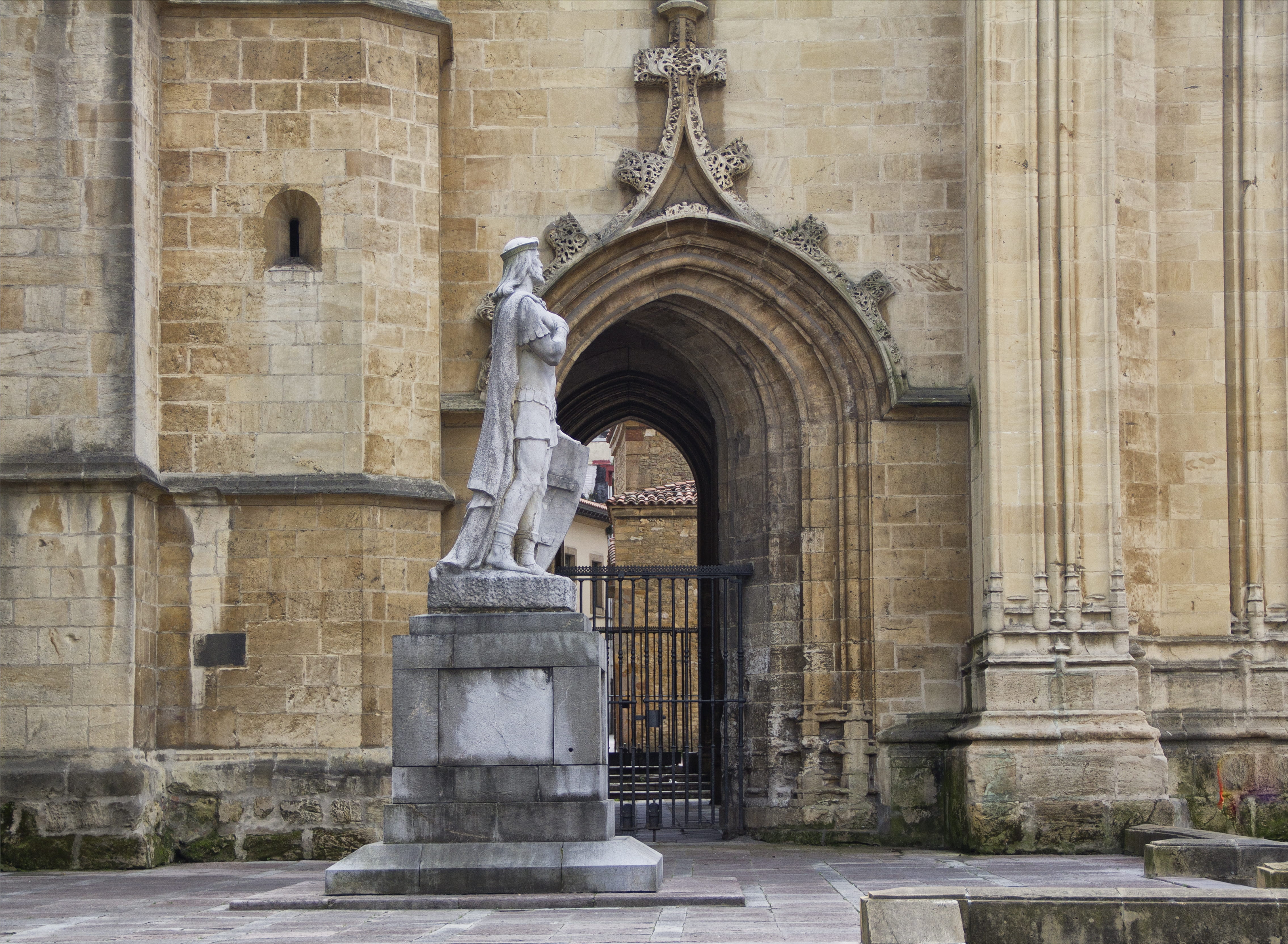 the past, cathedral, art and craft, travel destinations, creativity, gothic, spain, architecture, history, low angle view, arch, architectural column, day, HD Wallpaper