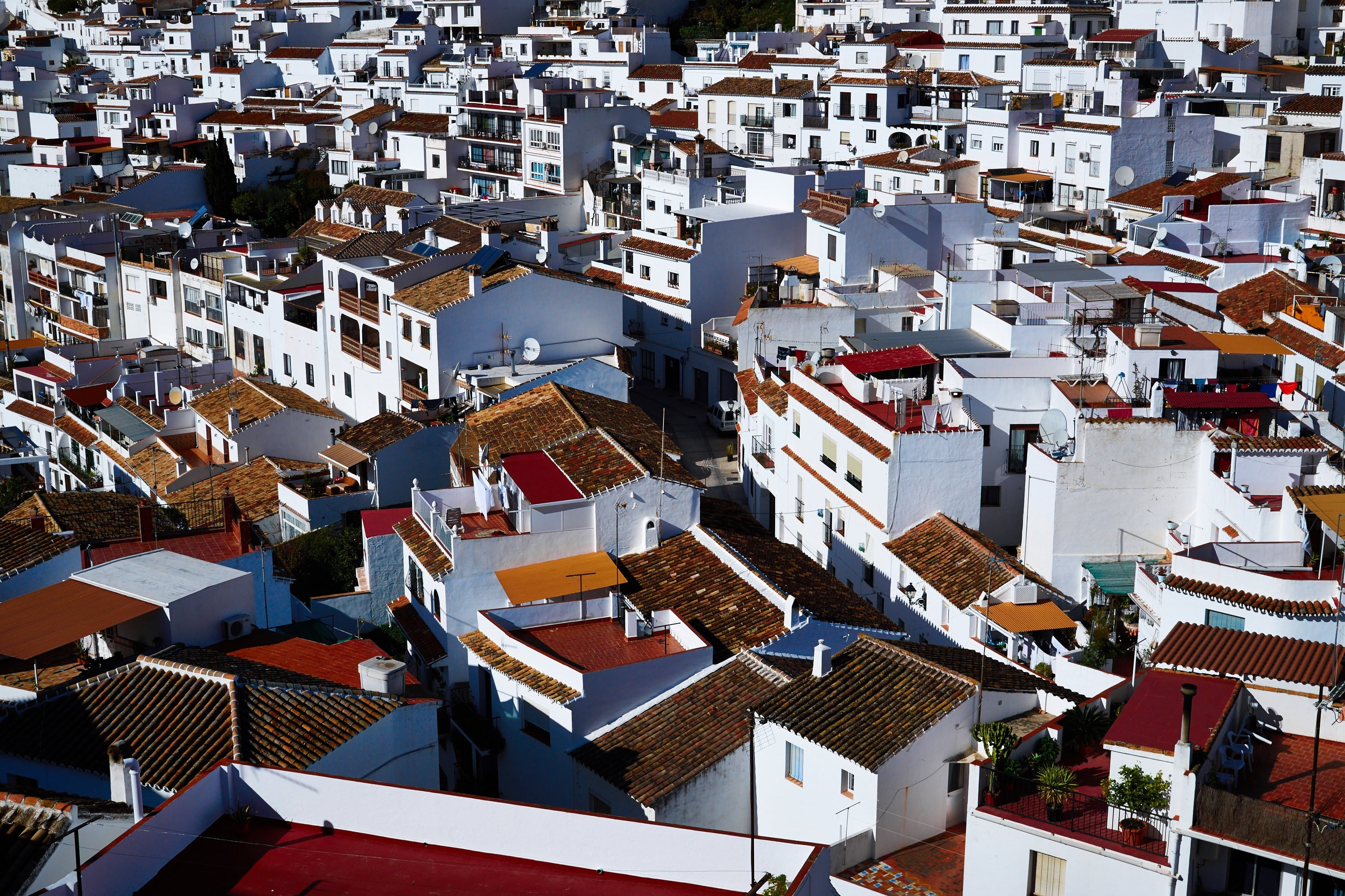 roof, community, architecture, built structure, high angle view, outdoors, spanish, white, building, day, mijas, spain, facade, buildings, settlement, residential district, HD Wallpaper