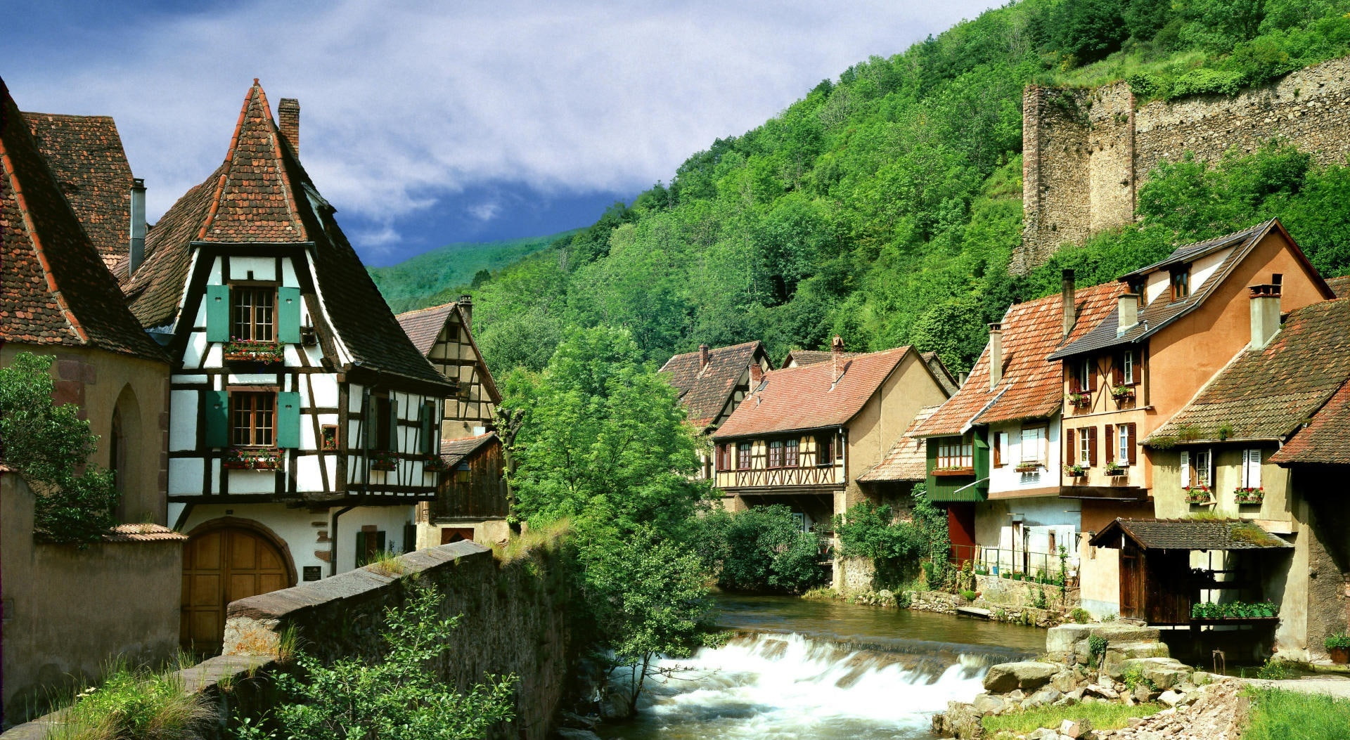 water, France, lot, building, mountain, sky, brick, built structure, cloud - sky, tree, countryside, outdoors, architecture, day, travel, river, kaysersberg, HD Wallpaper