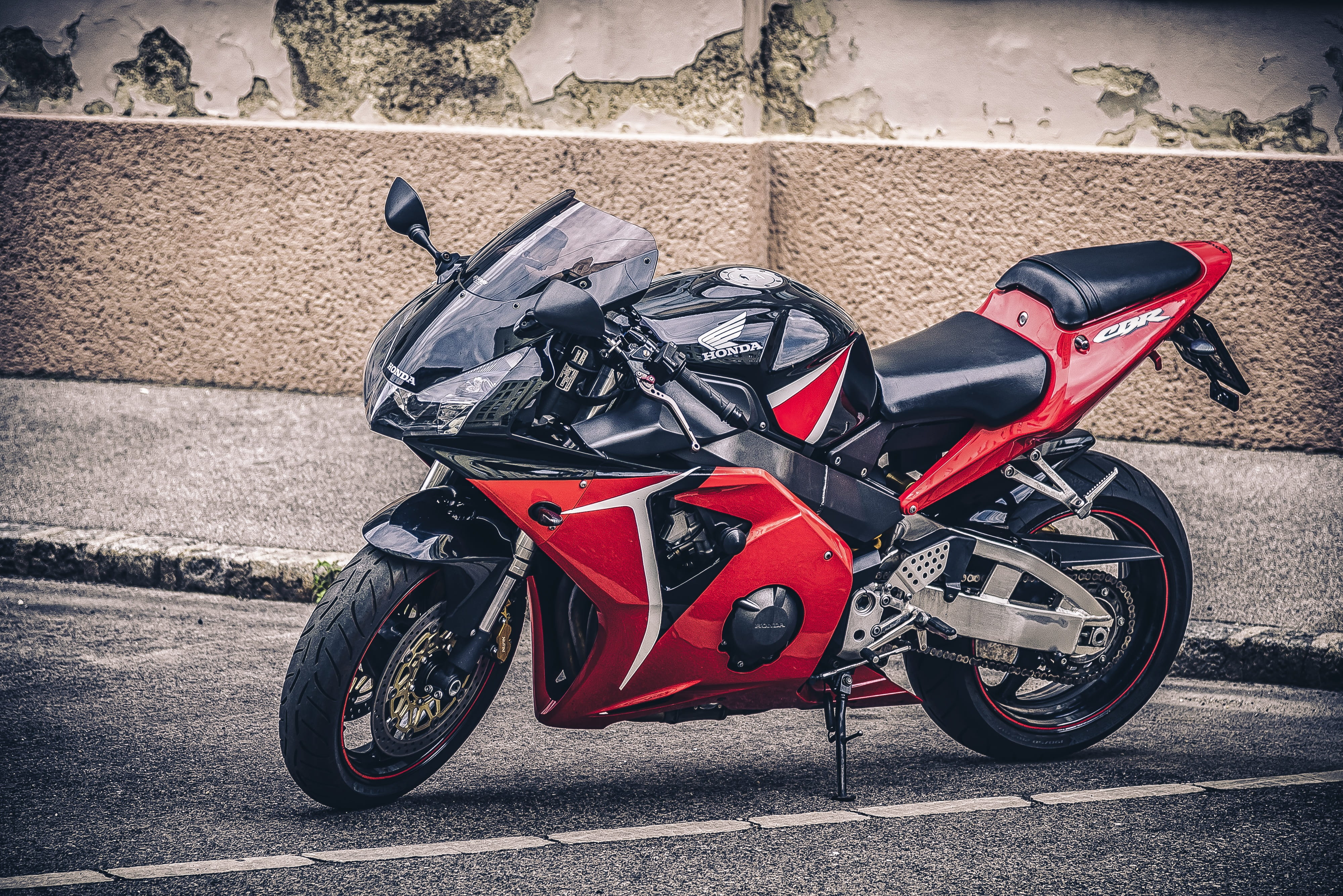parking, street, land vehicle, filtered, day, road, no people, vehicle, motorbike, motorcycle, built structure, sports, motorcycle racing, mode of transportation, HD Wallpaper