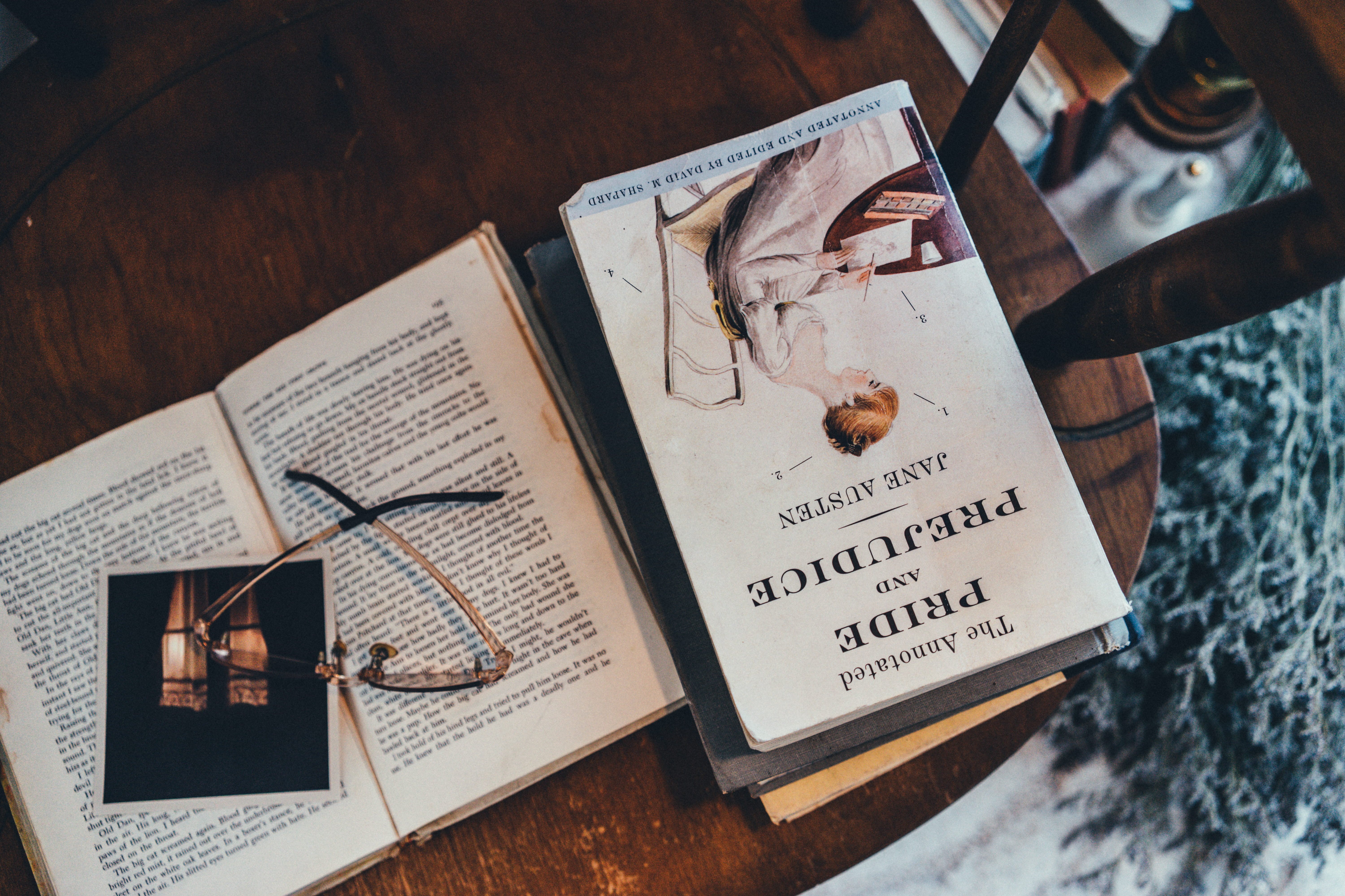 several, 가치읻다, 대전, object, flatlay, table, wood - Material, book, legal System, document, law, reading, 카페, books, book to read, wooden desk, assorted, HD Wallpaper
