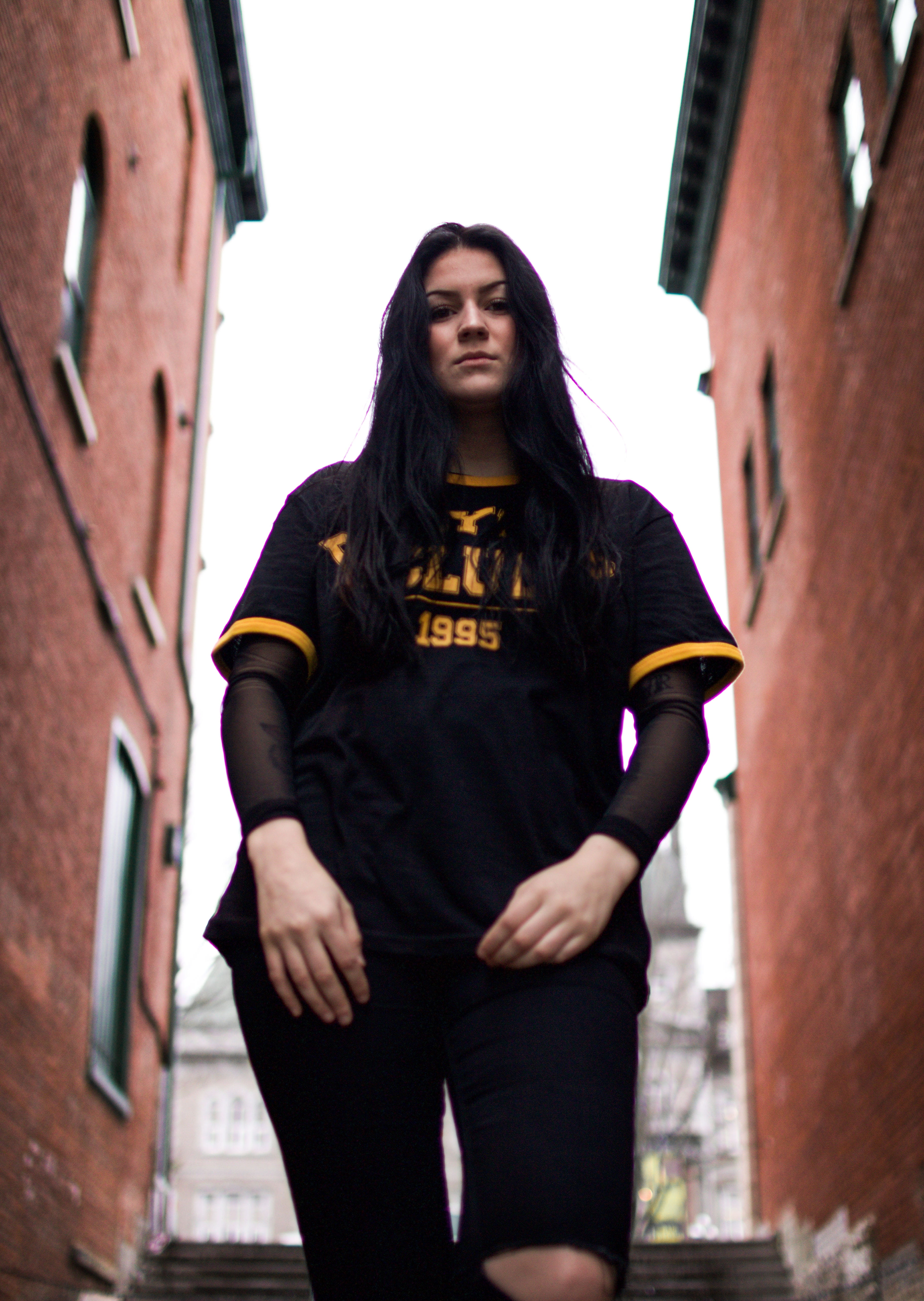 urban Scene, black shirt, day, real people, 5K, taking, people, outdoors, built structure, building exterior, architecture, self, yellow, city, lady, leisure activity, Phone HD Wallpaper