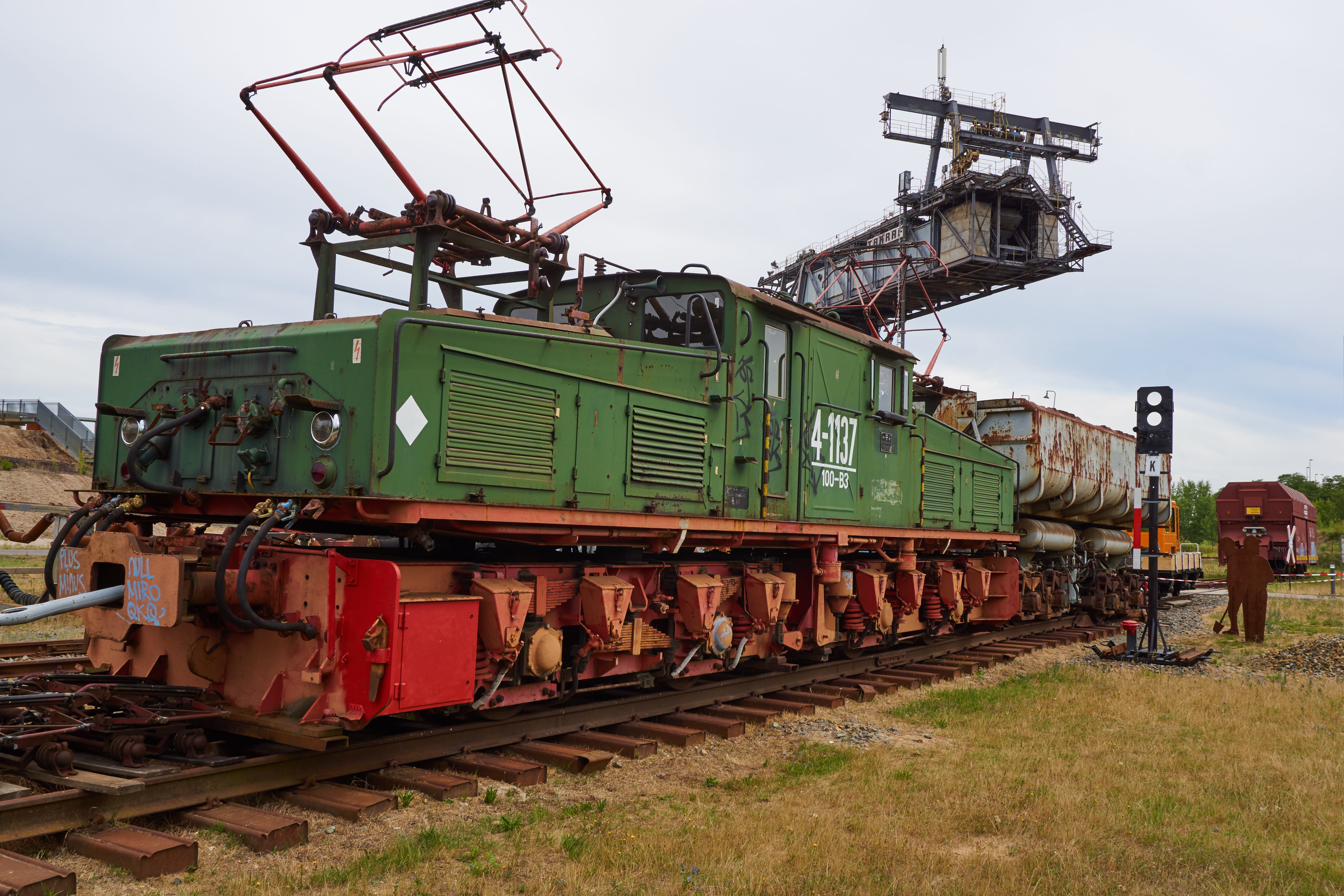 ruined, metal, industry, deterioration, rail transportation, freight transportation, lapsed, mode of transportation, train - vehicle, sky, outdoors, commodity, HD Wallpaper