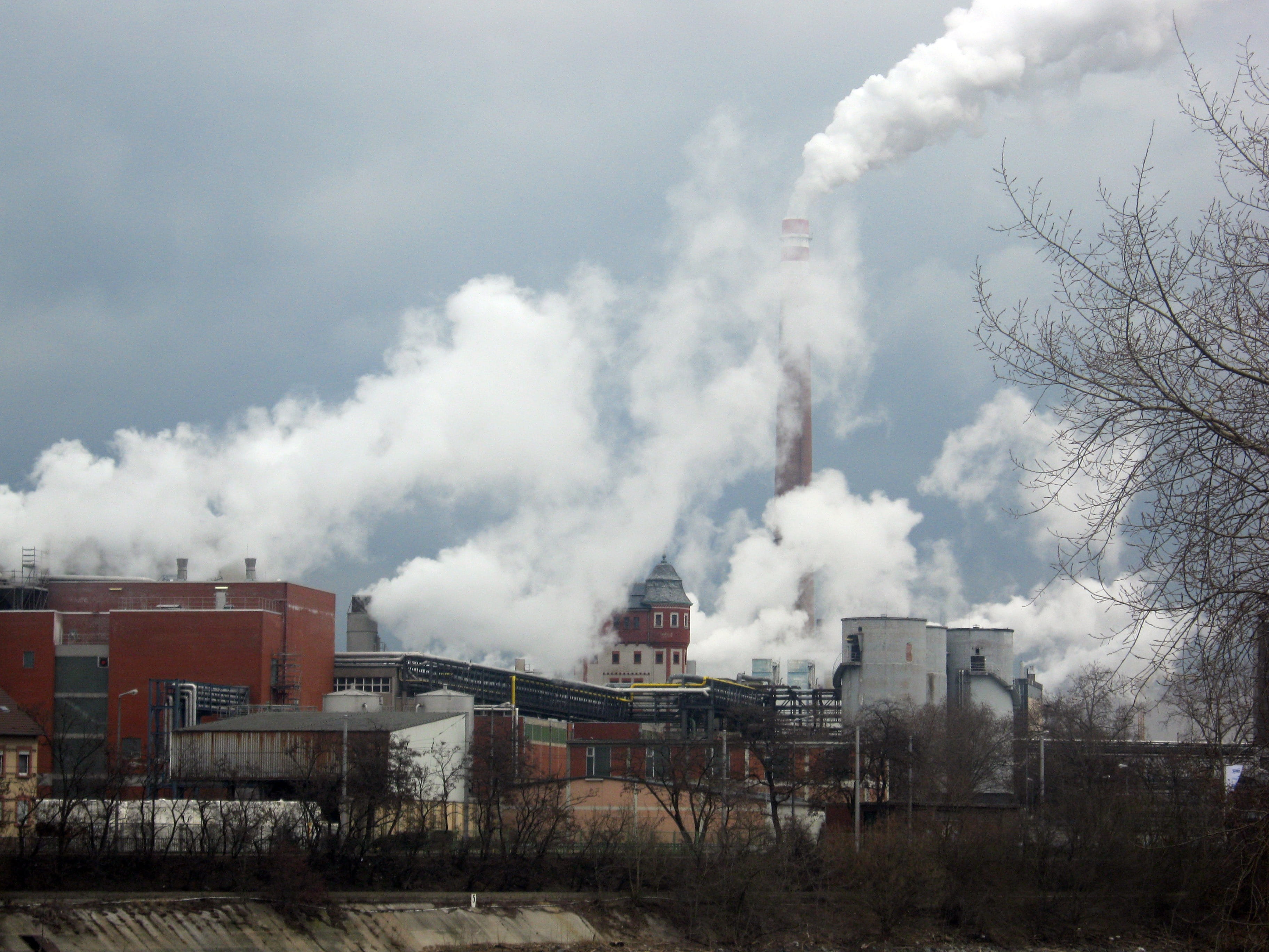 sky, architecture, coal, air pollution, steam Train, transportation, outdoors, built structure, cloud - sky, steam, 2K, Smoke, day, no people, Chimneys, HD Wallpaper