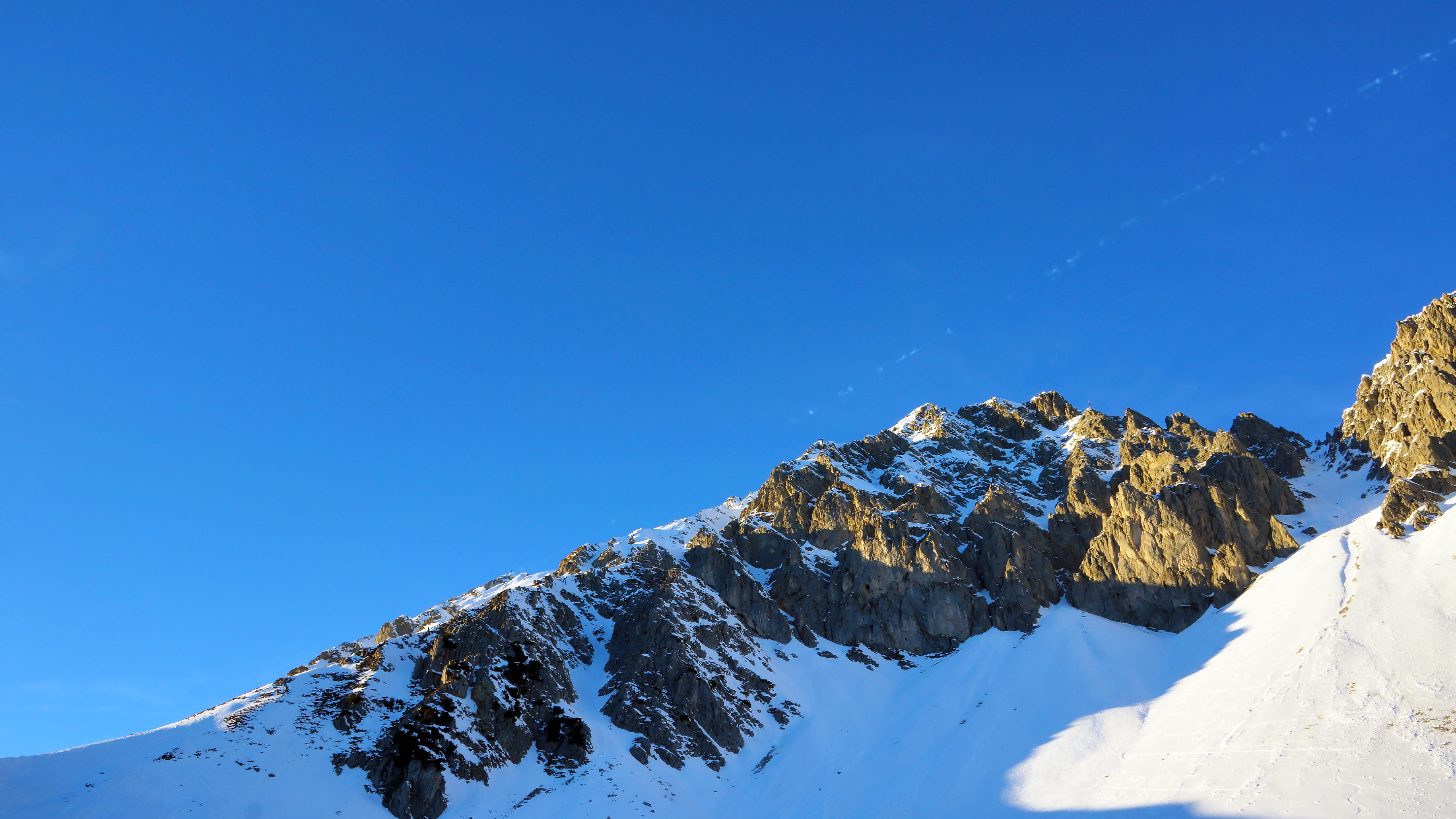 sunlight, no people, snowcapped mountain, clear sky, cold temperature, winter, outdoors, snow, idyllic, mountain range, scenics - nature, copy space, innsbruck, HD Wallpaper