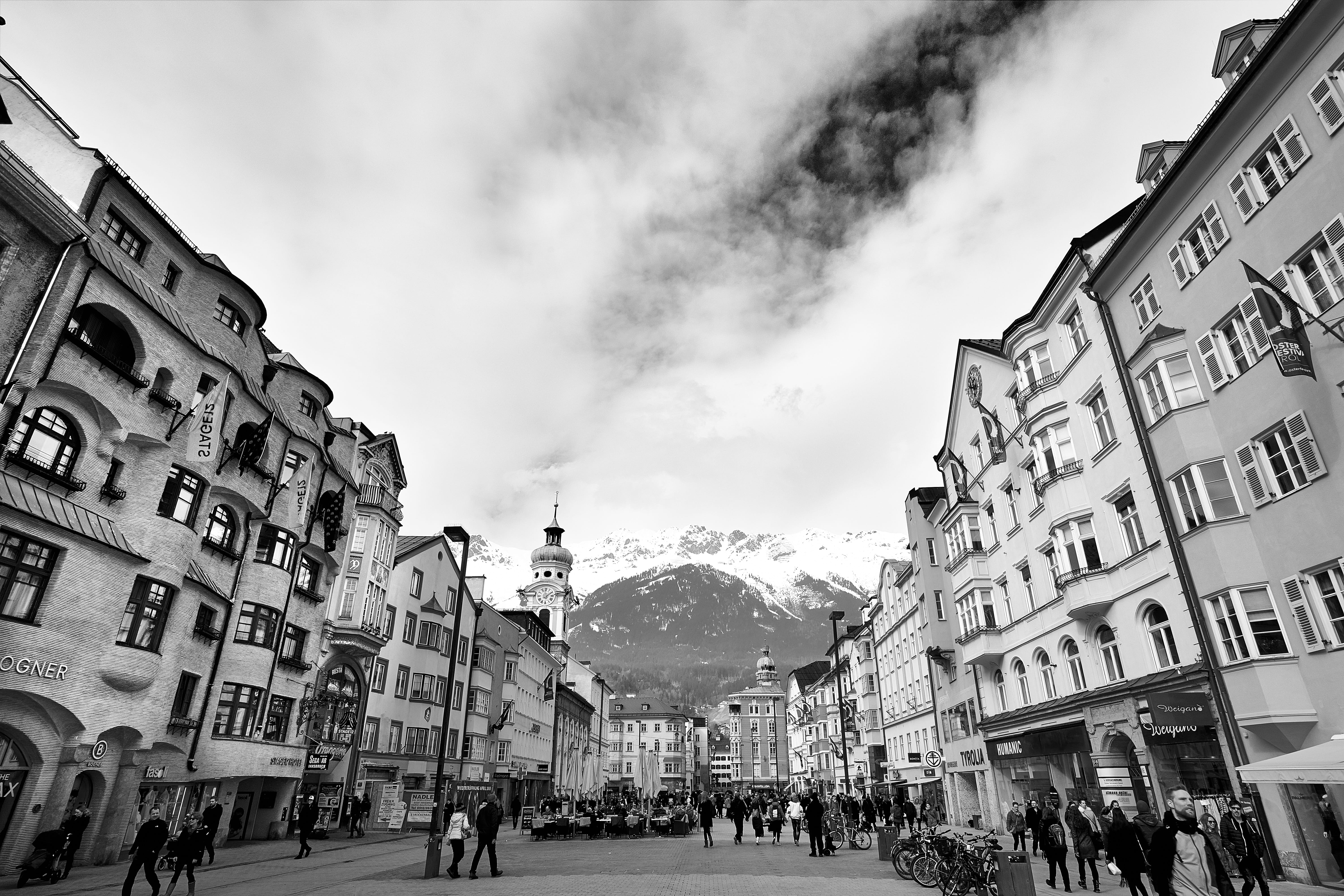 tyrol, incidental people, women, city, architecture, lifestyles, large group of people, crowd, 5K, austria, cityscape, residential district, outdoors, HD Wallpaper
