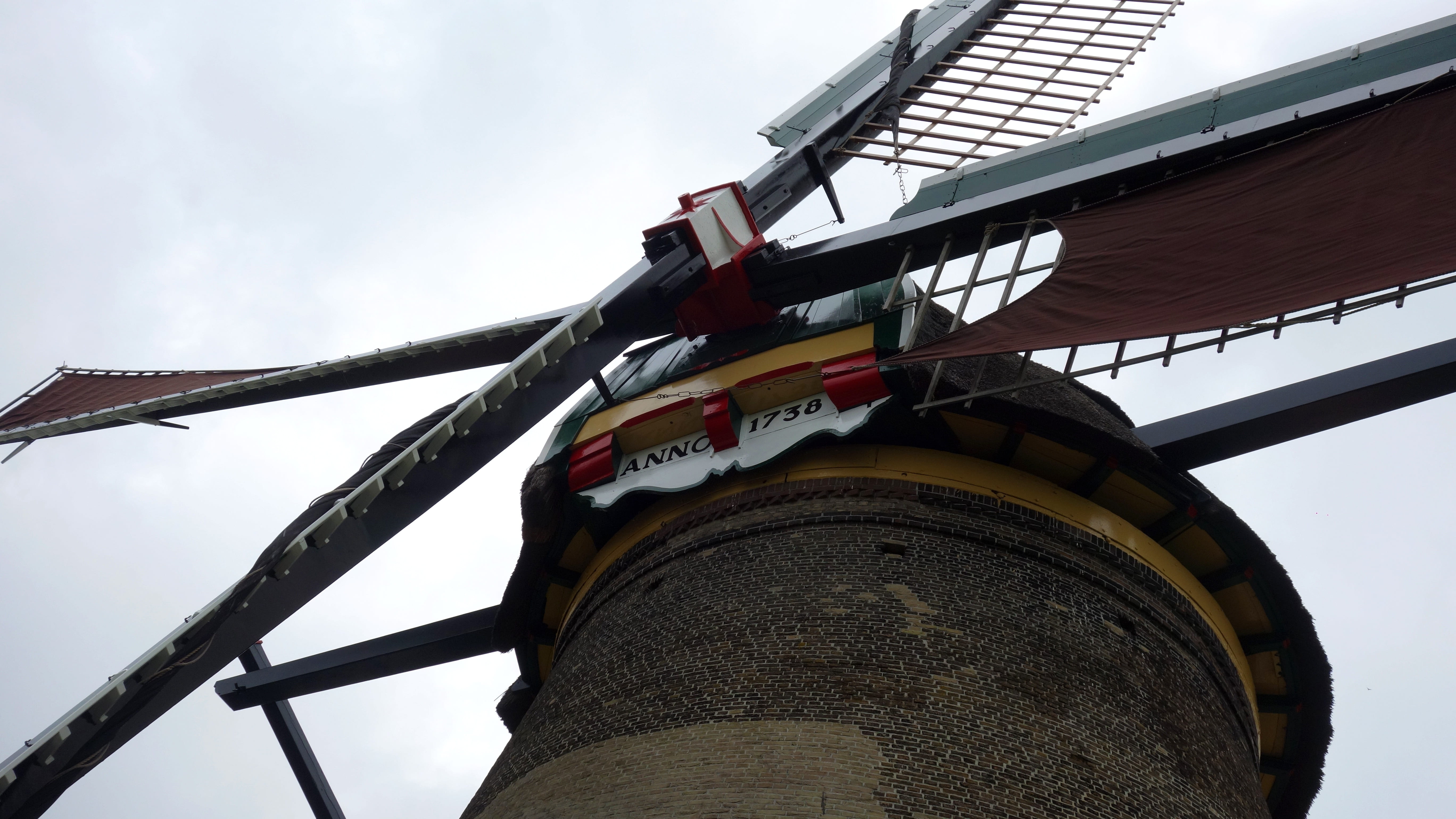 historic building, flag, dutch landscape, architecture, environment, 5K, wind mill, history, outdoors, kinderdijk, low angle view, tourism, renewable energy, HD Wallpaper